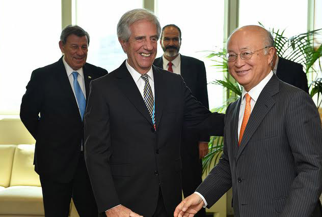 Presidente Tabaré Vázquez y el director general de la OIEA, Yukiya Amano