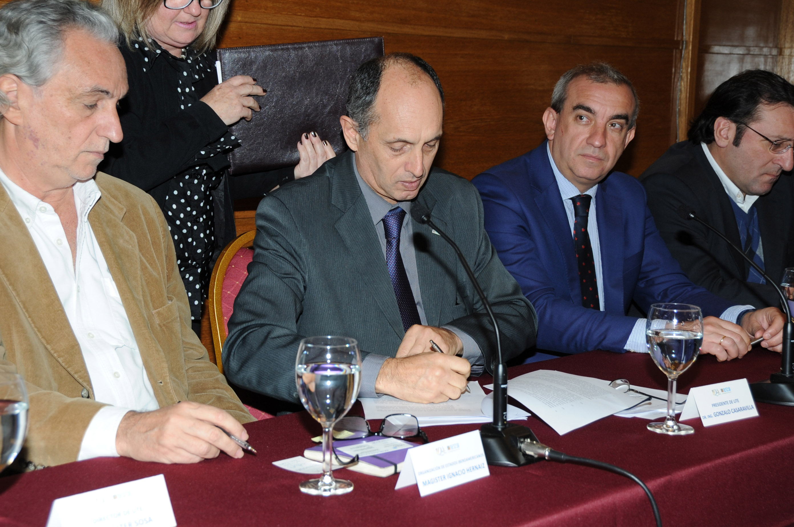 OEI, UTE y Fundación Elecnor renuevan esfuerzos para ampliación de energías renovables