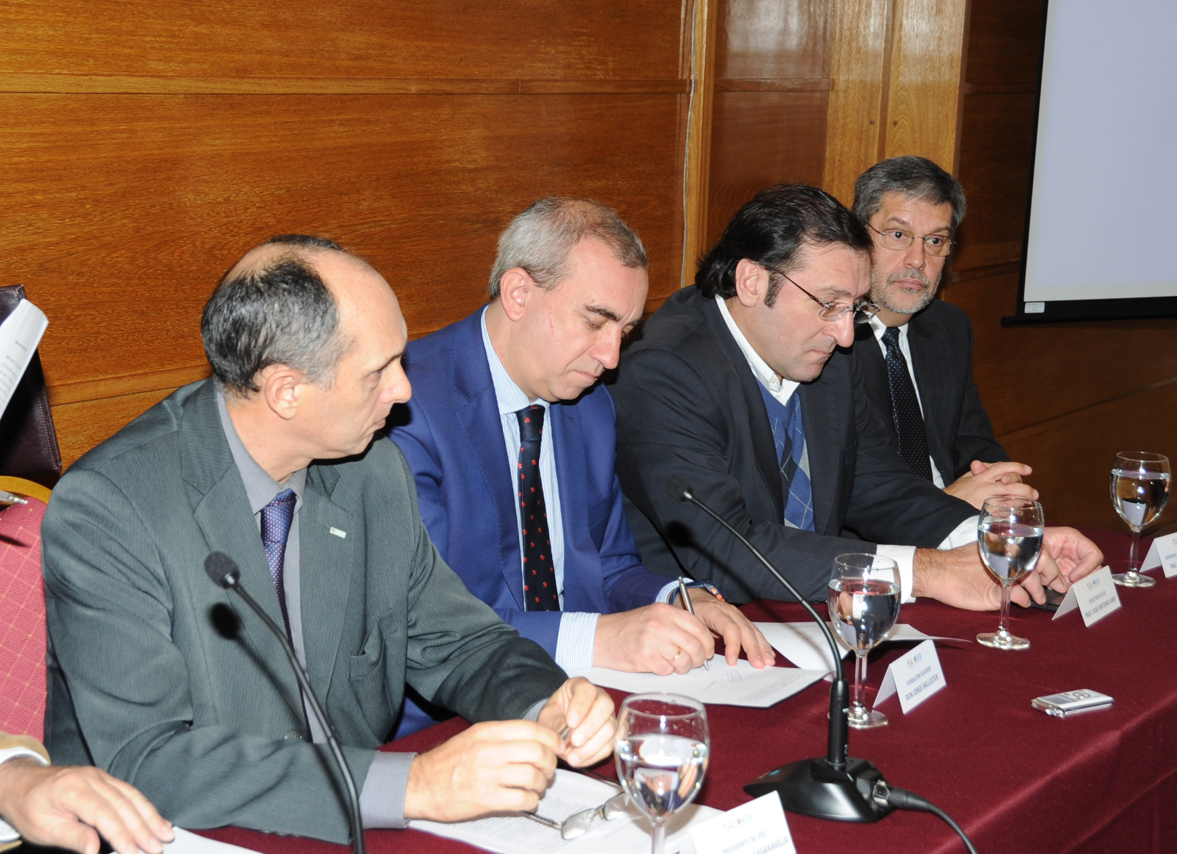 OEI, UTE y Fundación Elecnor renuevan esfuerzos para ampliación de energías renovables