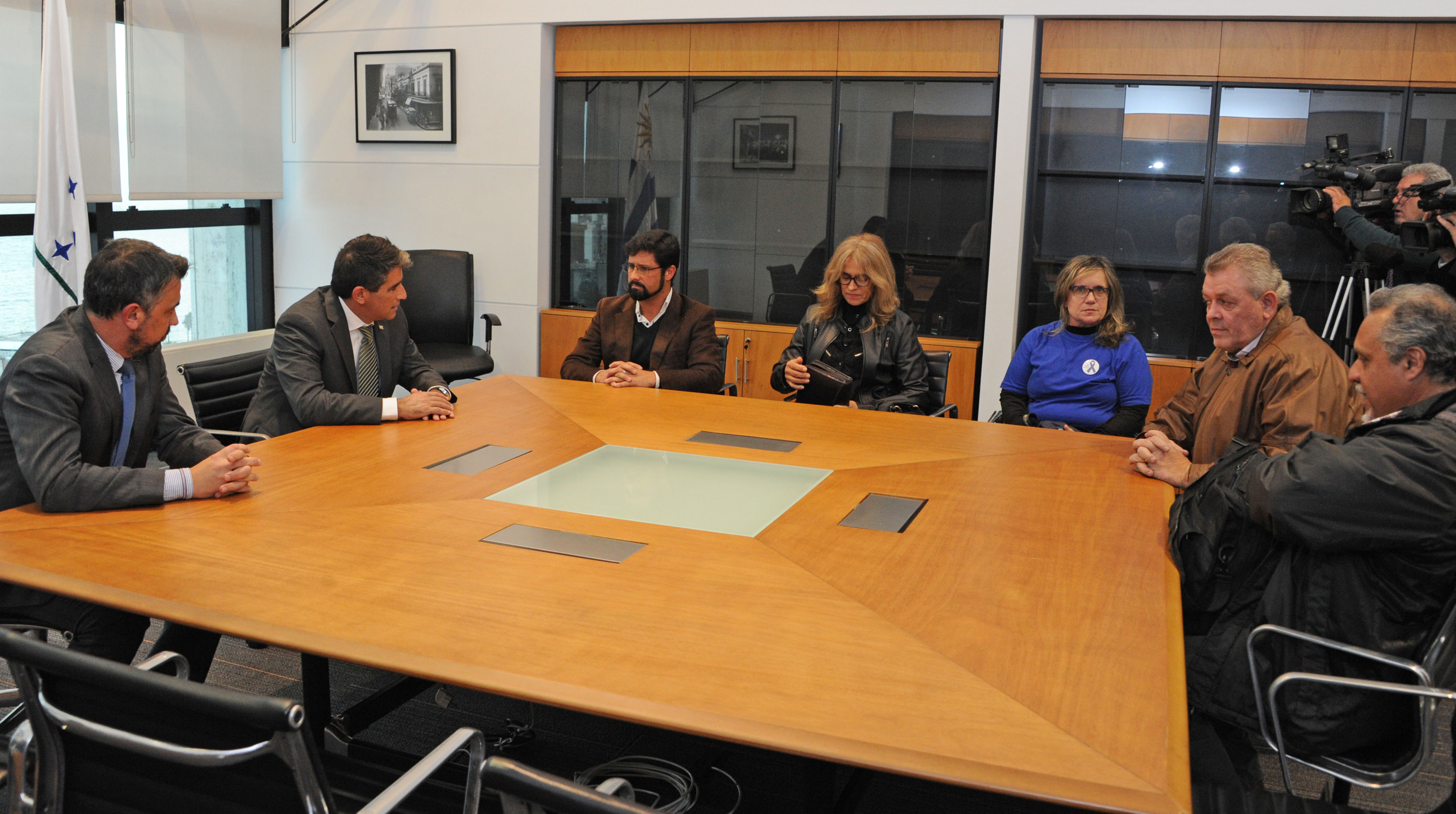 Presidente en Ejercicio, Raúl Sendic reunido con familiares de víctimas de siniestros de tránsito