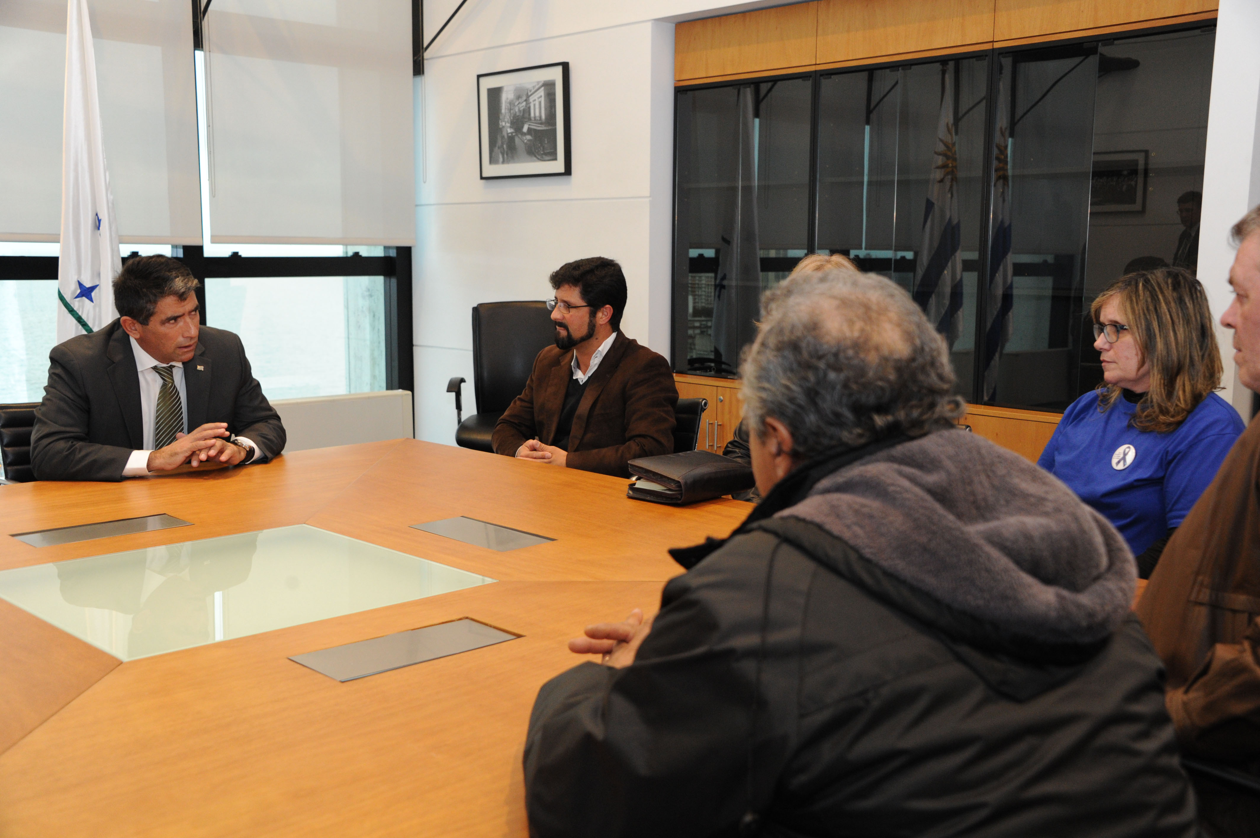 Presidente en Ejercicio, Raúl Sendic reunido con familiares de víctimas de siniestros de tránsito