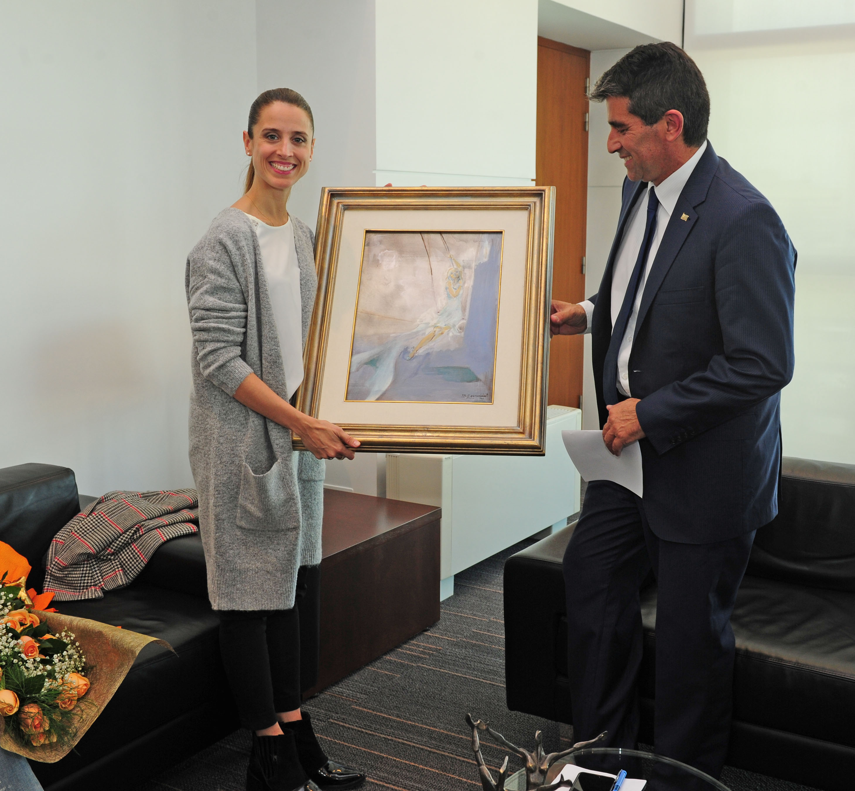 Sendic entrega obsequio a María Noel Riccetto