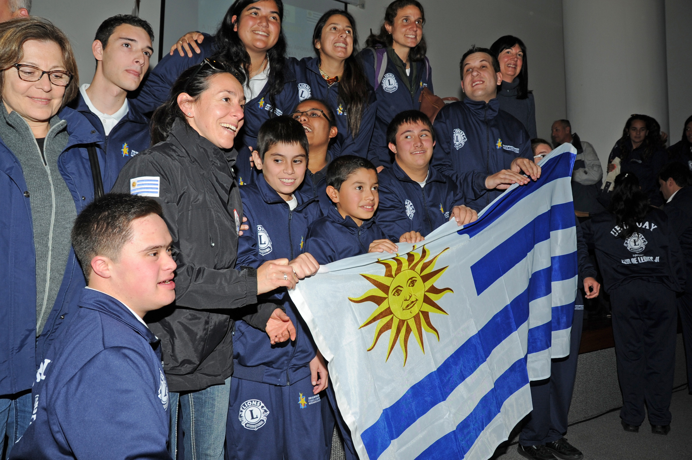 Deportistas junto a autoridades