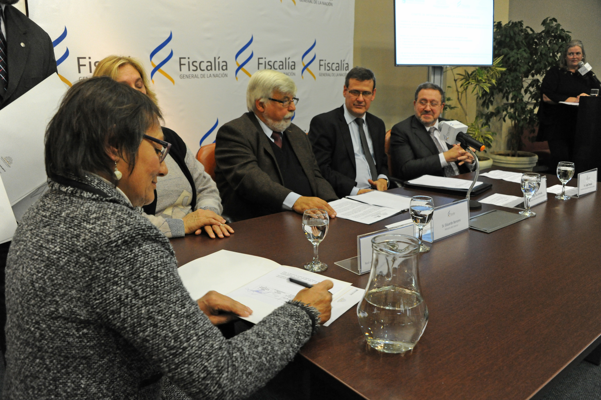 Ministerio del Interior, Suprema Corte de Justicia, Fiscalía de la Nación y Red uruguaya contra la violencia doméstica y sexual suscribieron acyuerdo