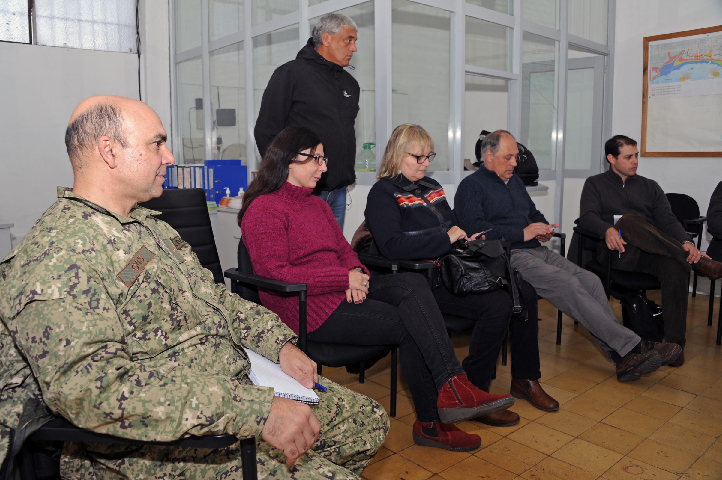 Reunión de autoridades del SINAE con el Intendente de Paysandu, autoridades de Bomberos, autoridades departamentales de Prefectura y Policia