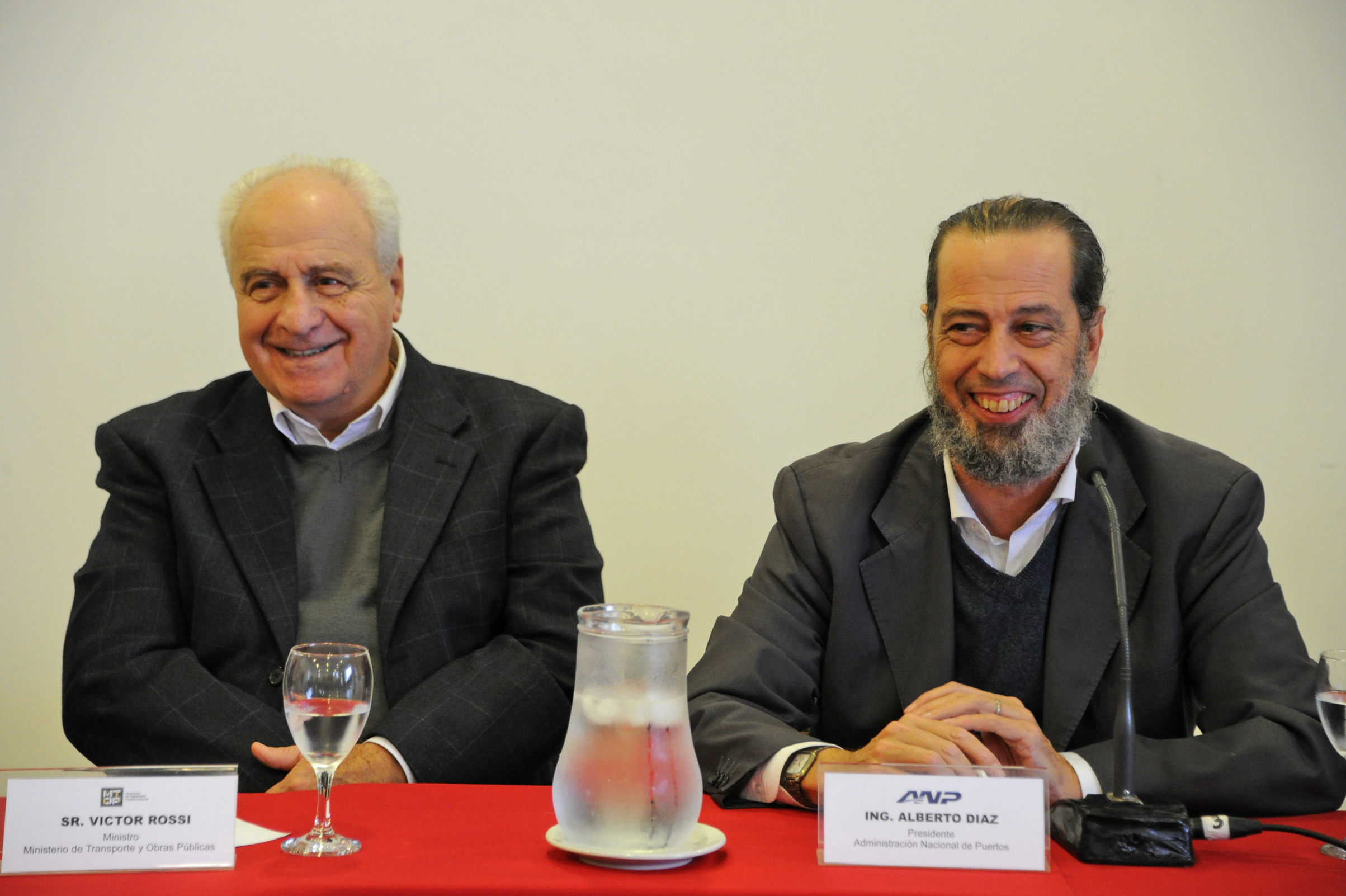 Ministro Víctor Rossi junto a Alberto Díaz, presidente de la ANP