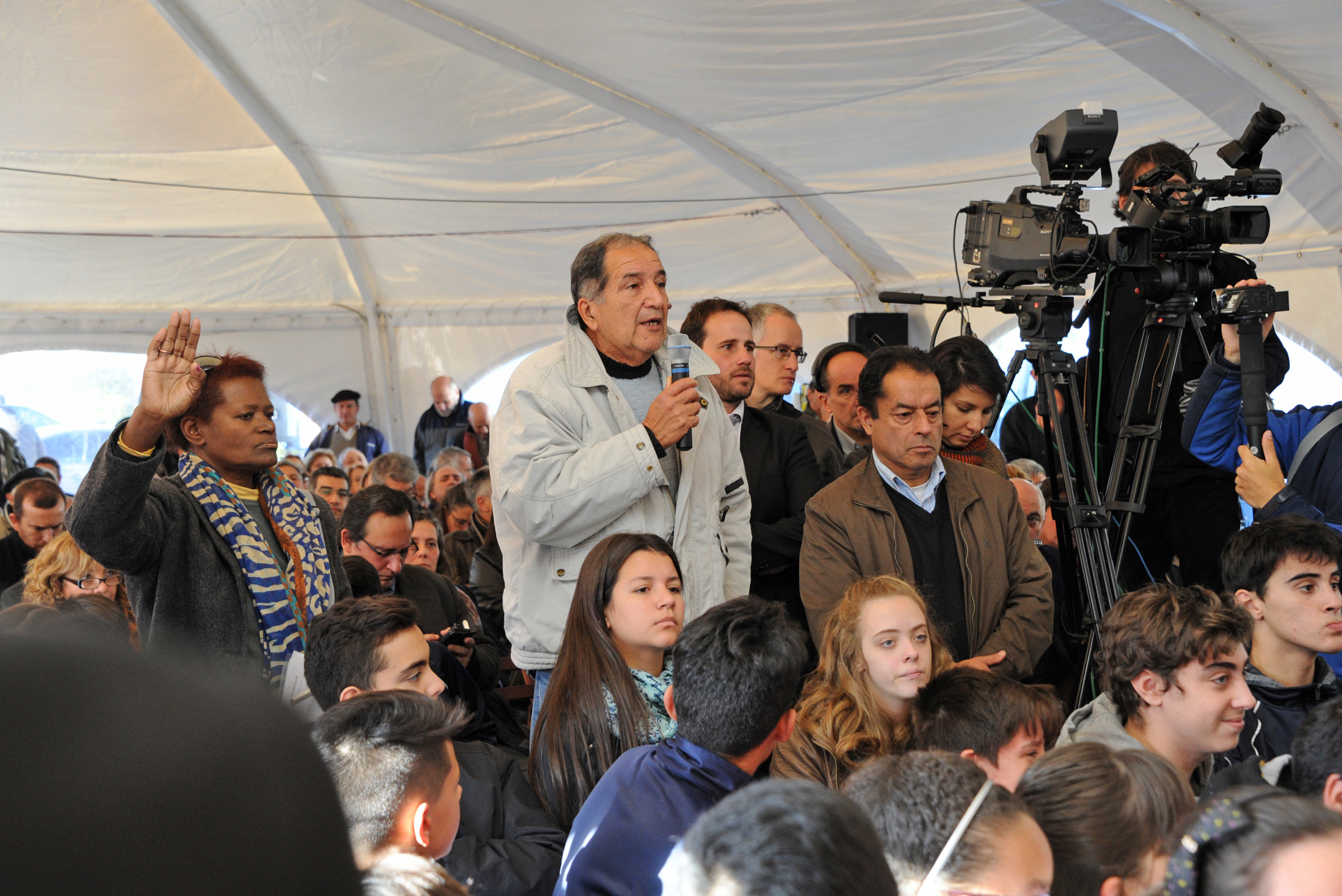 Participación ciudadana en el Consejo de Ministros Abierto en Cuartel de Blandengues