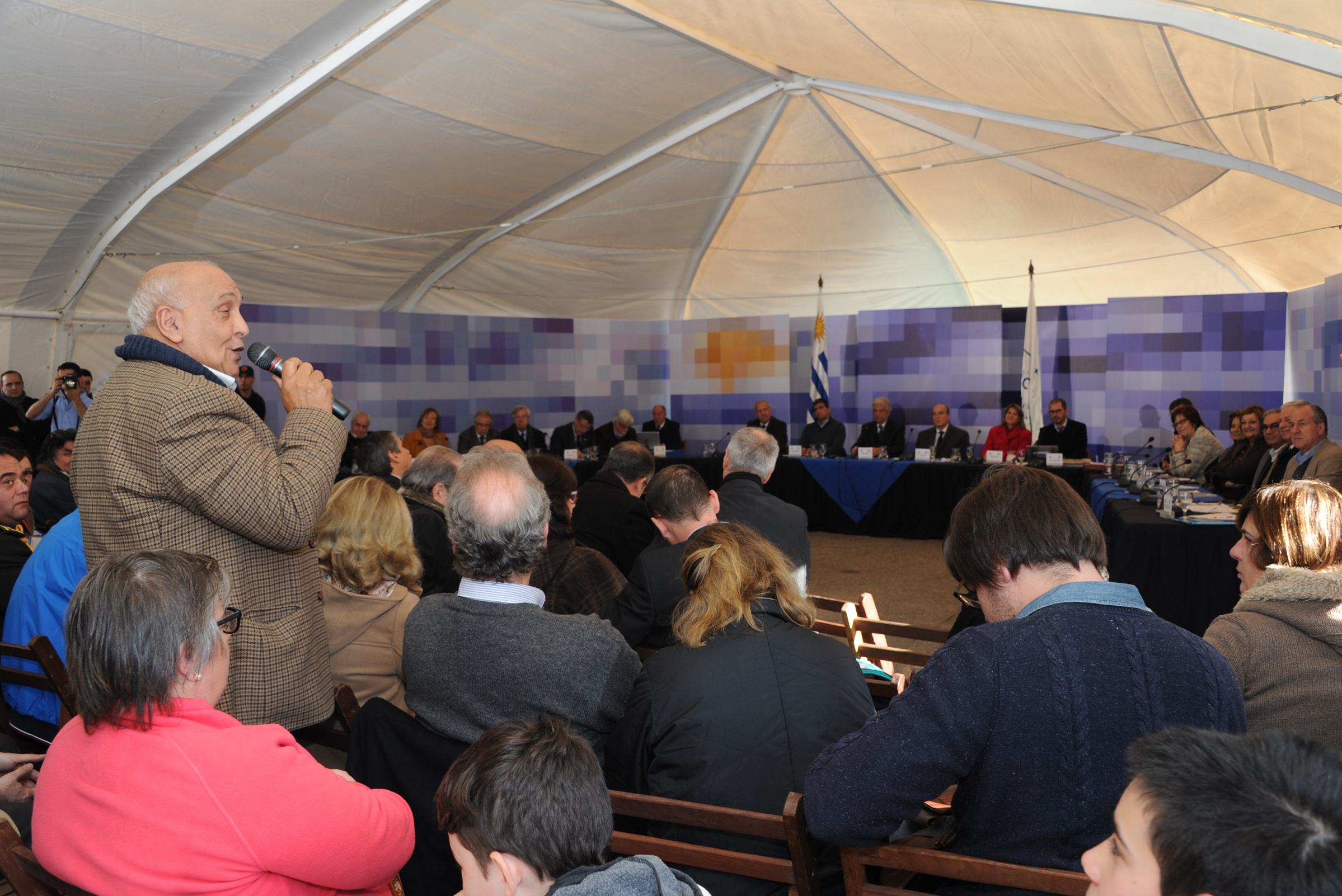 Participación ciudadana en el Consejo de Ministros Abierto en Cuartel de Blandengues