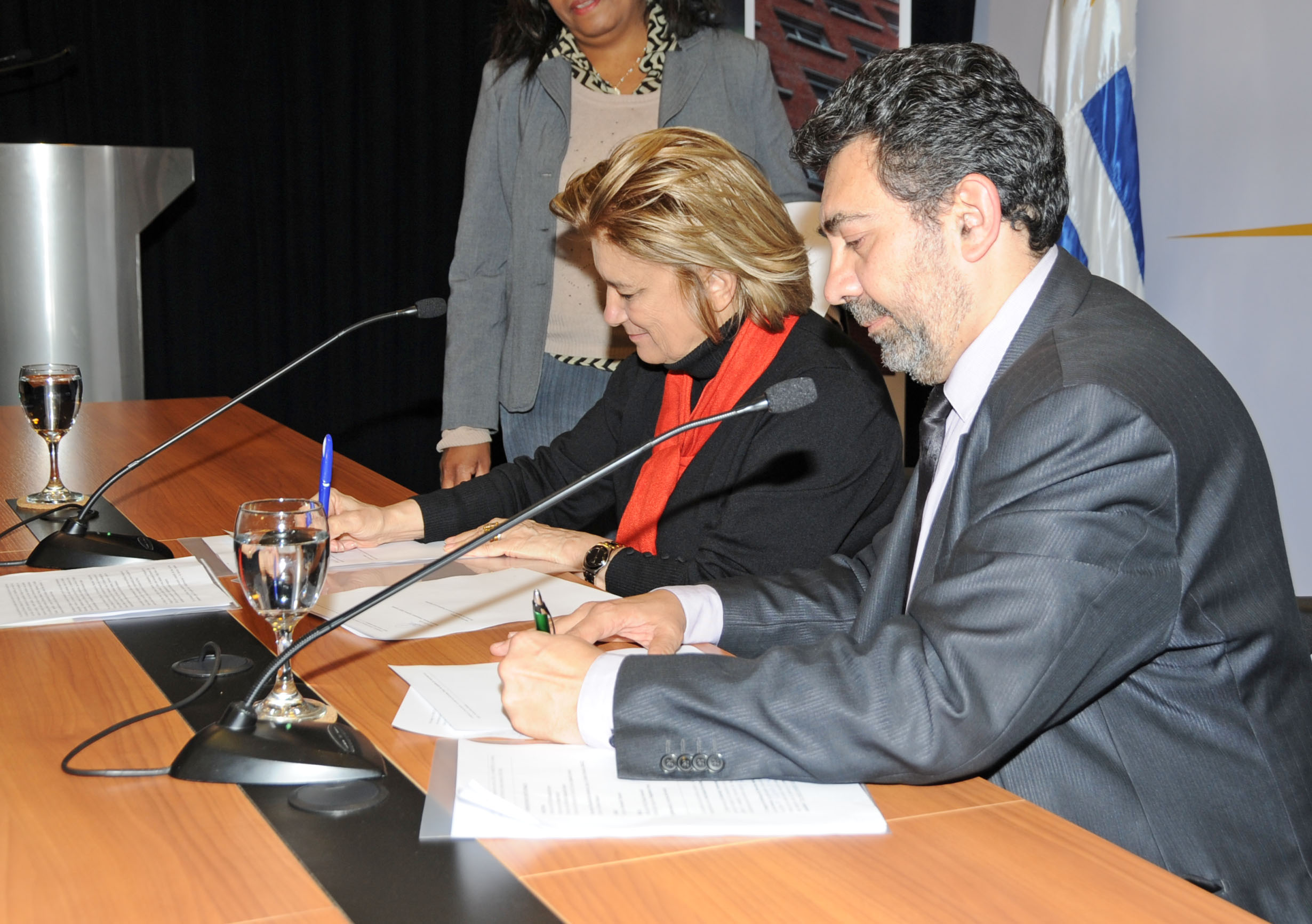 Ministra de Vivienda, Eneida de León y el secretario nacional de la SDH, Nelson Villarreal