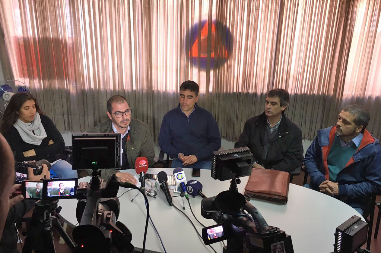 Conferencia de prensa en el Comité Departamental de Emergencias de Salto