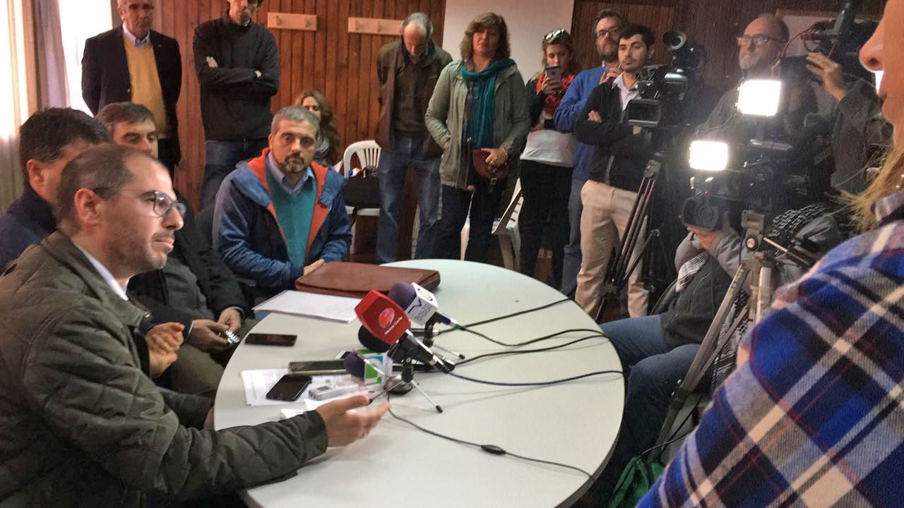 Conferencia de prensa en el Comité Departamental de Emergencias de Salto