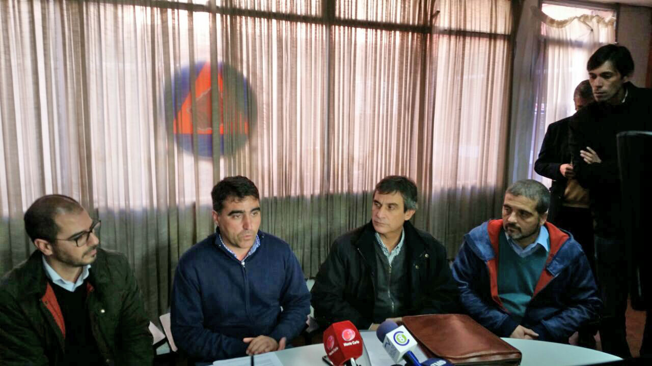 Conferencia de prensa en el Comité Departamental de Emergencias de Salto