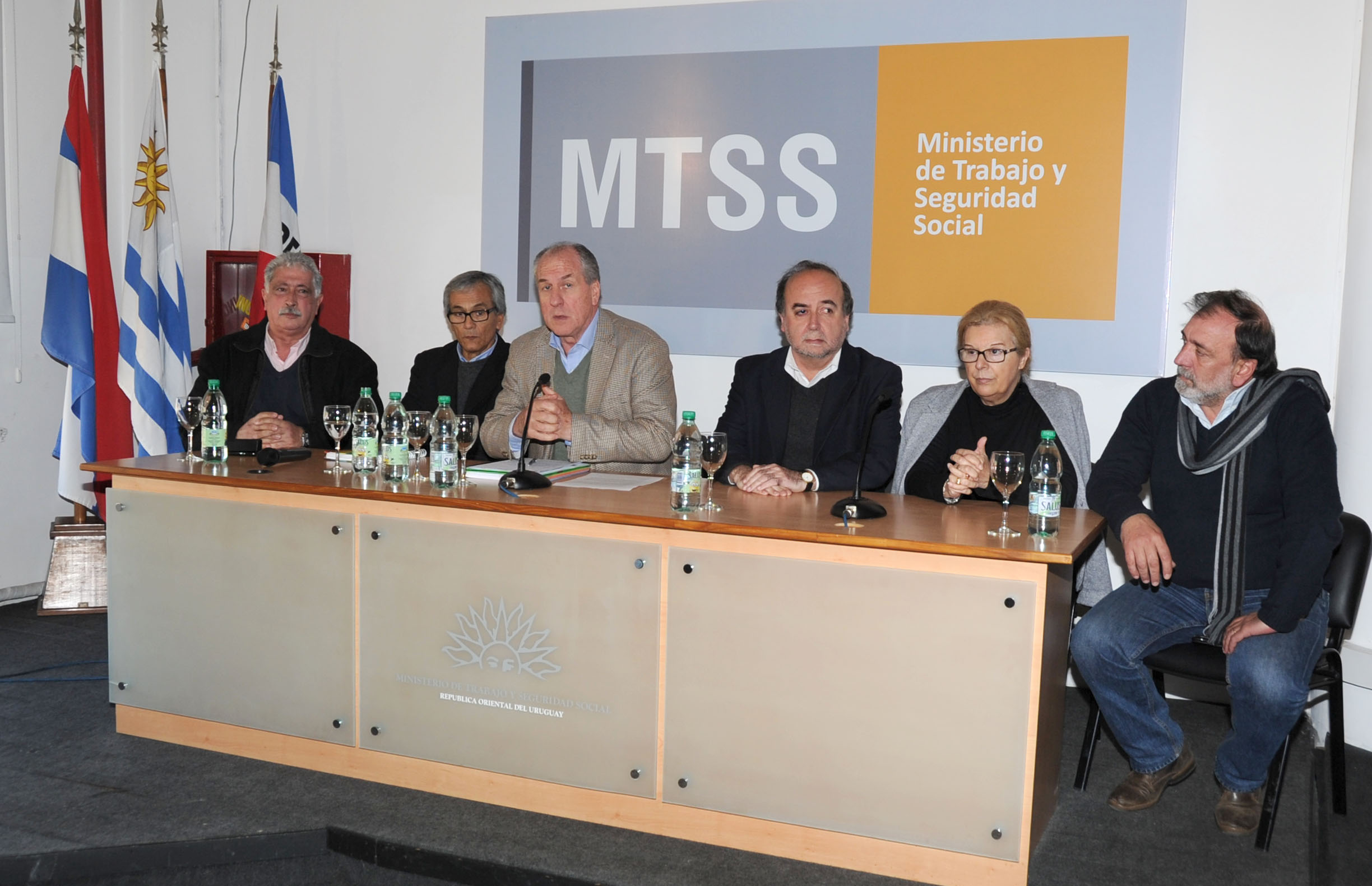Ministro Murro encabeza al acto de cambio de autoridades