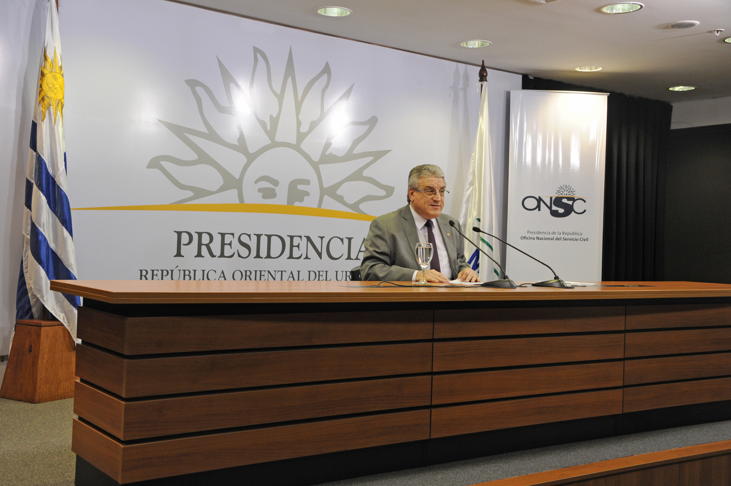 Director de Servicio Civil, Alberto Scavarelli