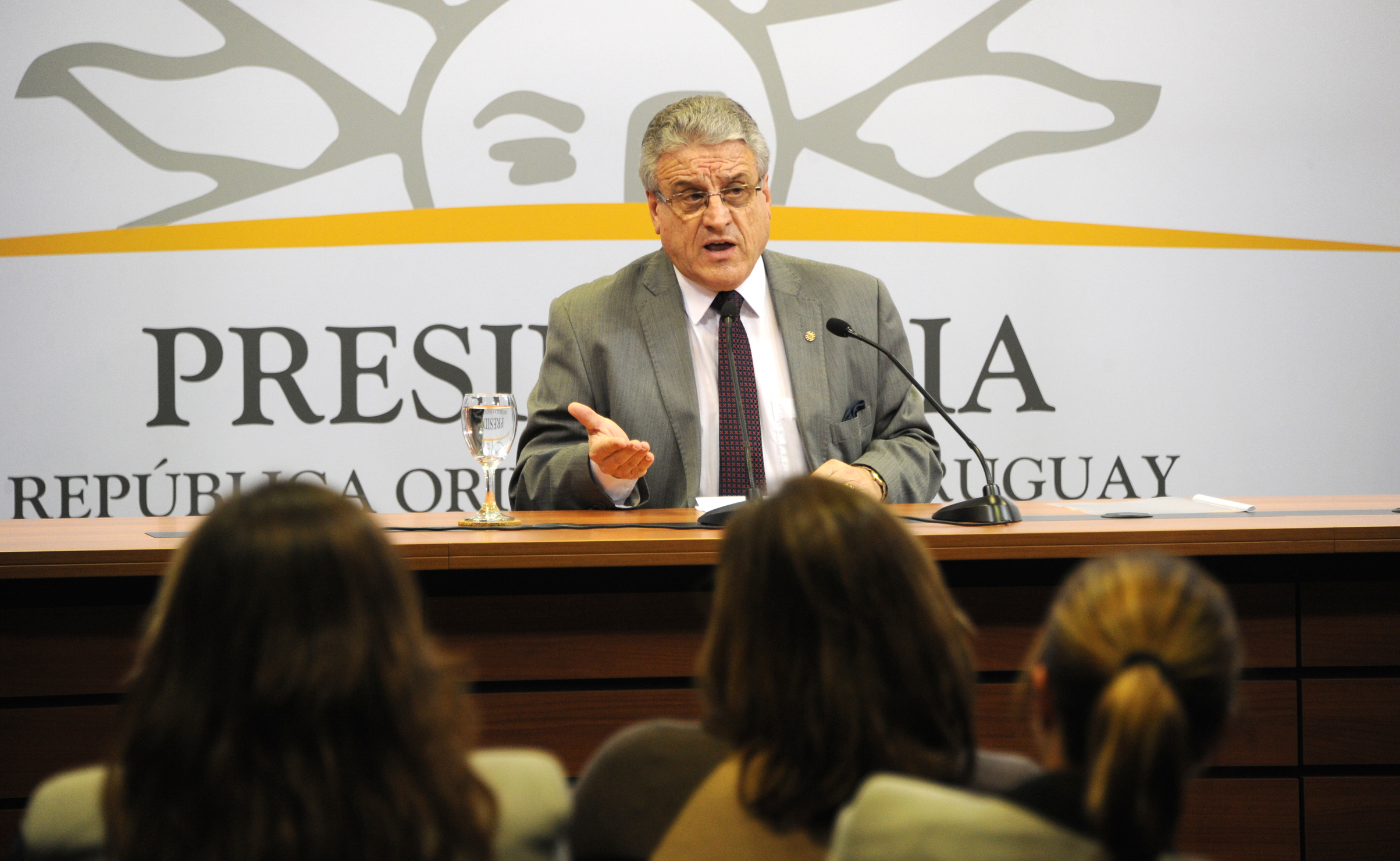 Director de Servicio Civil, Alberto Scavarelli