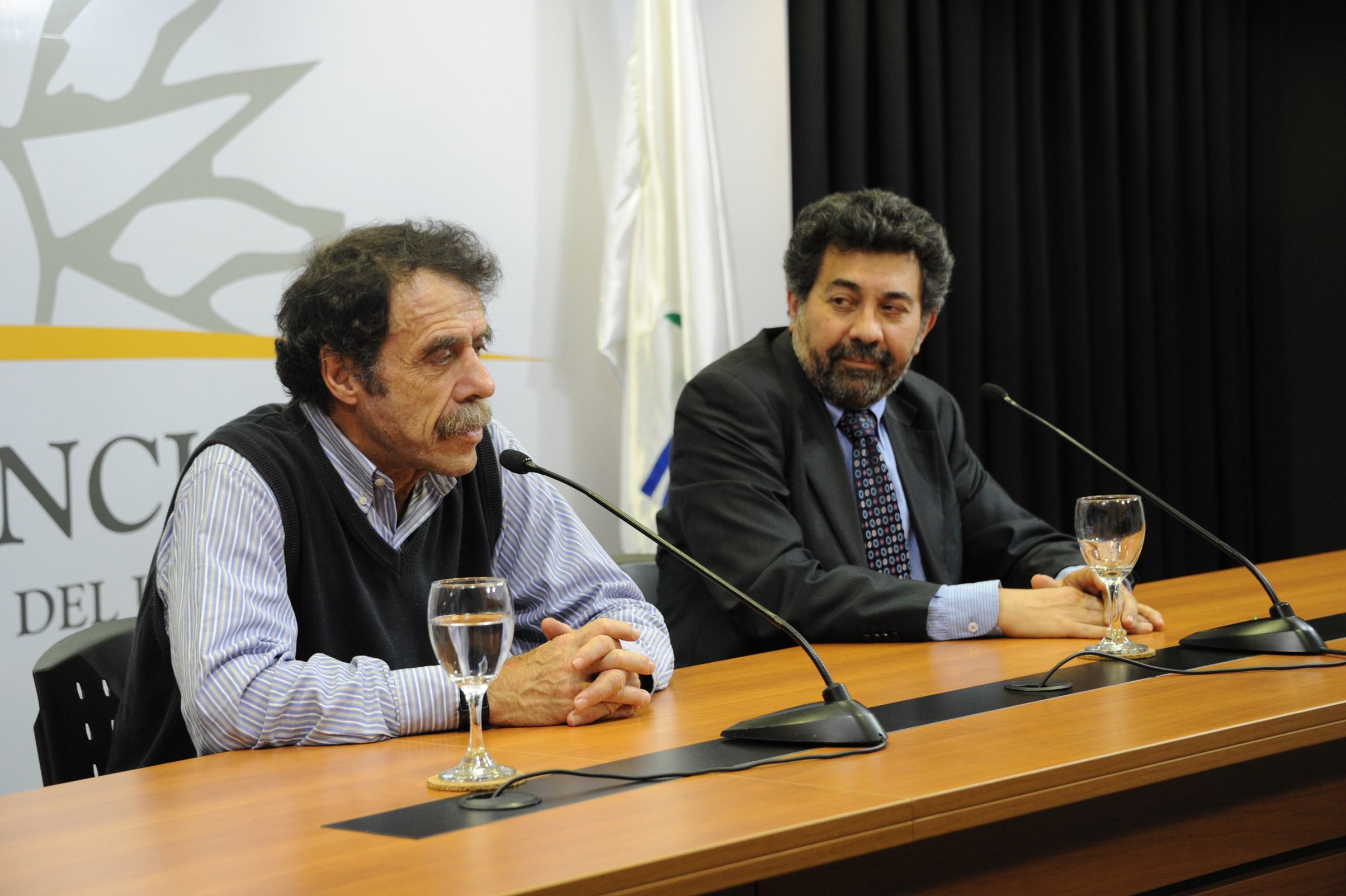 Miguel Brechner, presidente del Plan CEIBAL, haciendo uso de la palabra