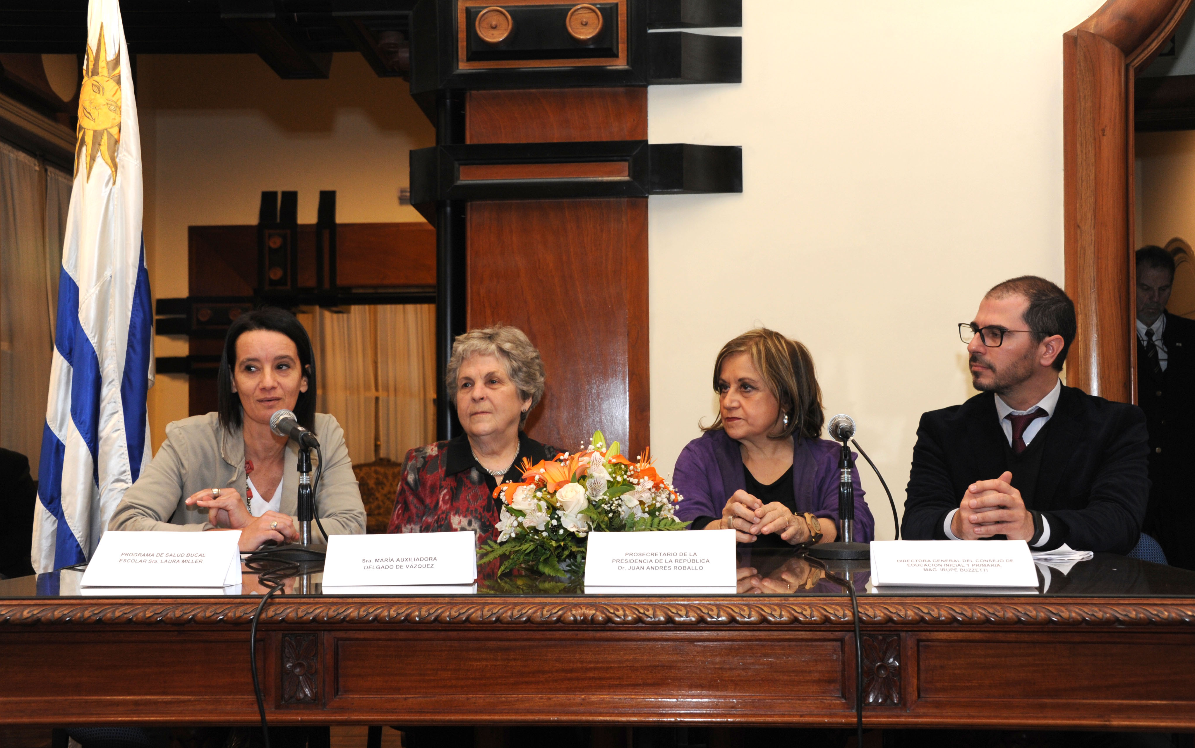 Directora del Programa de Salud Bucal Escolar, Laura Miller acompañada de María Auxiliadora de Vázquez, Irupé Buzzetti y Juan Andrés Roballo