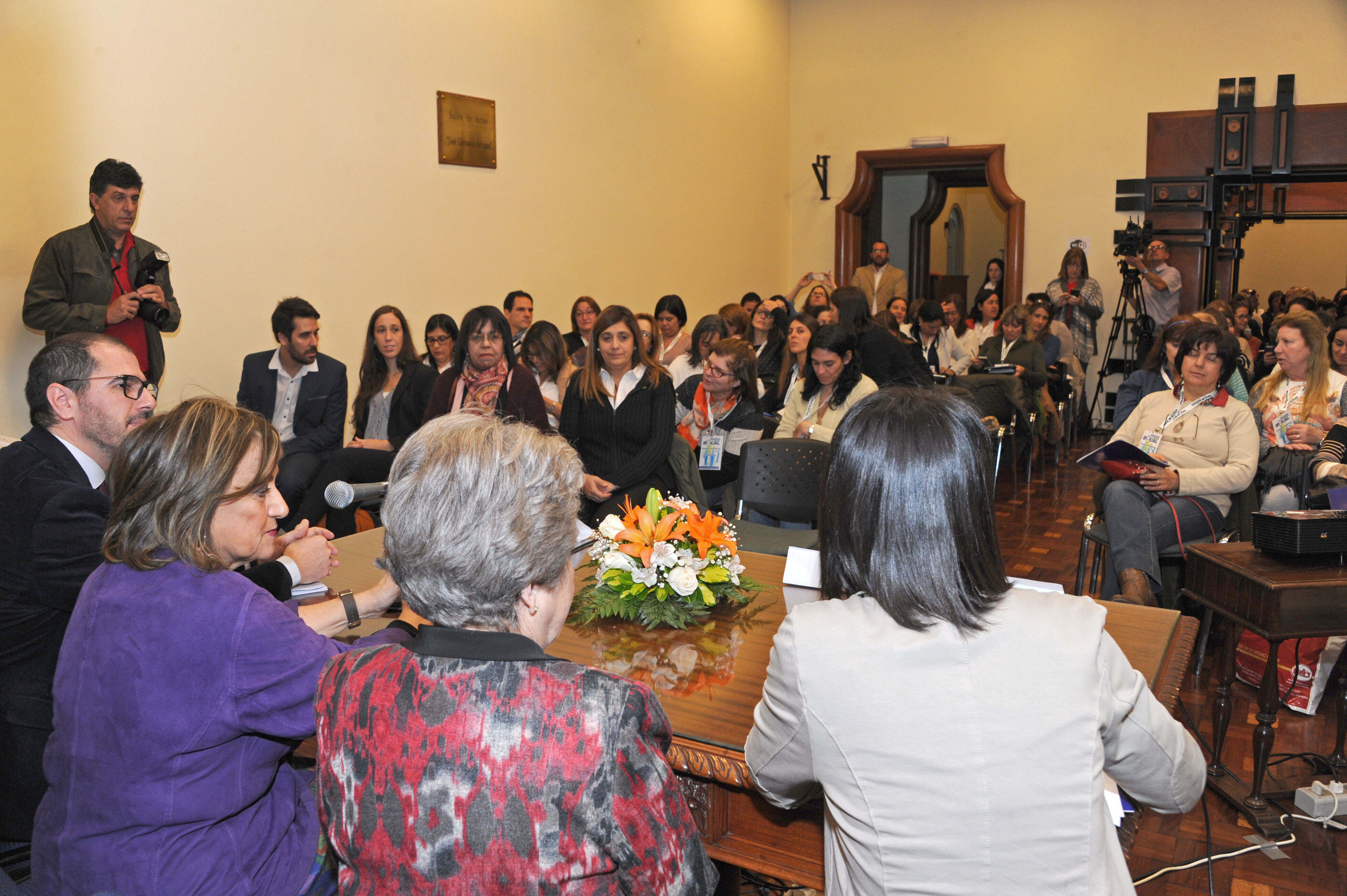 Programa de Salud Bucal entregó tabletas a odontólogos y se incorpora a la historia clínica electrónica