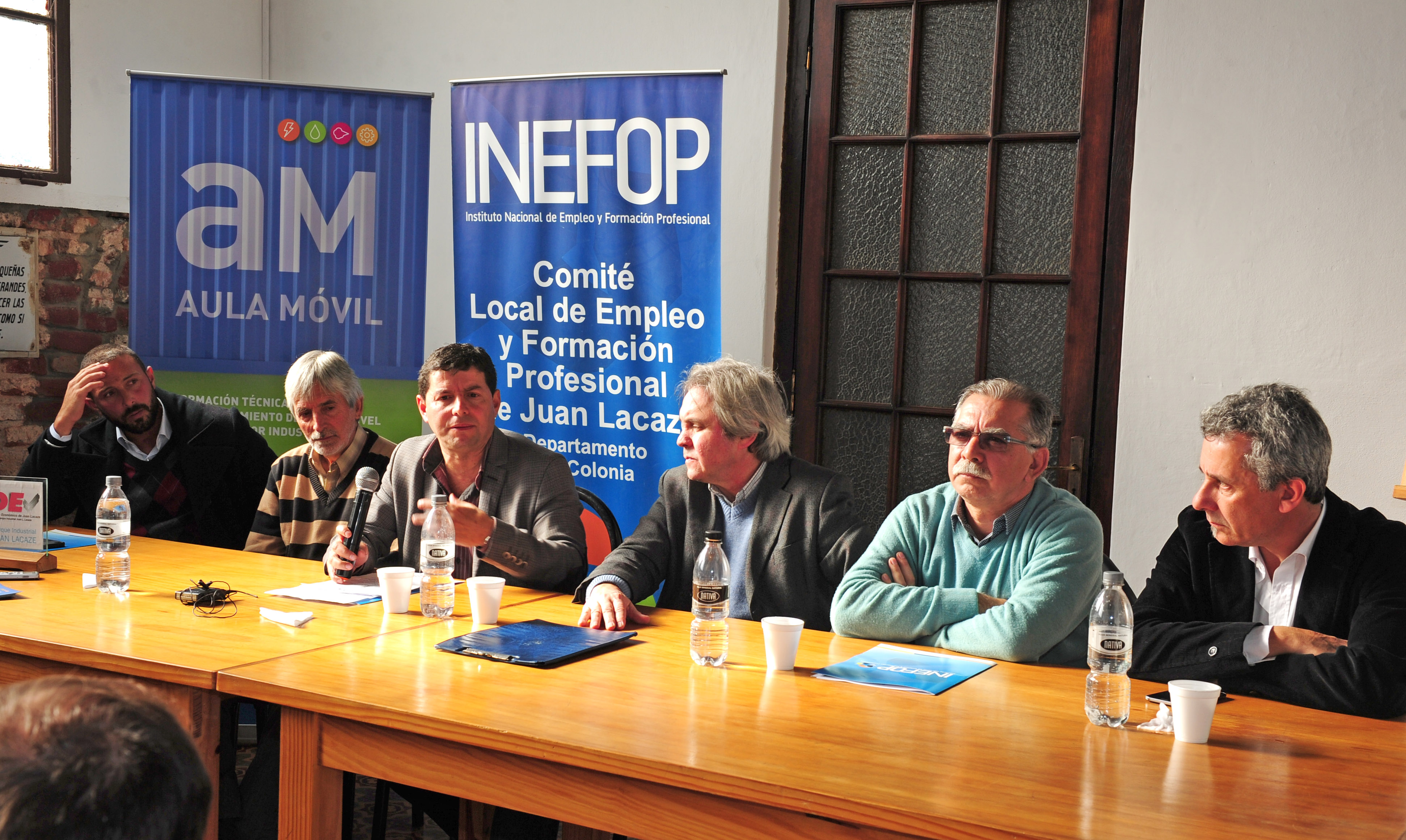 Autoridades en el lanzamiento de las capacitaciones