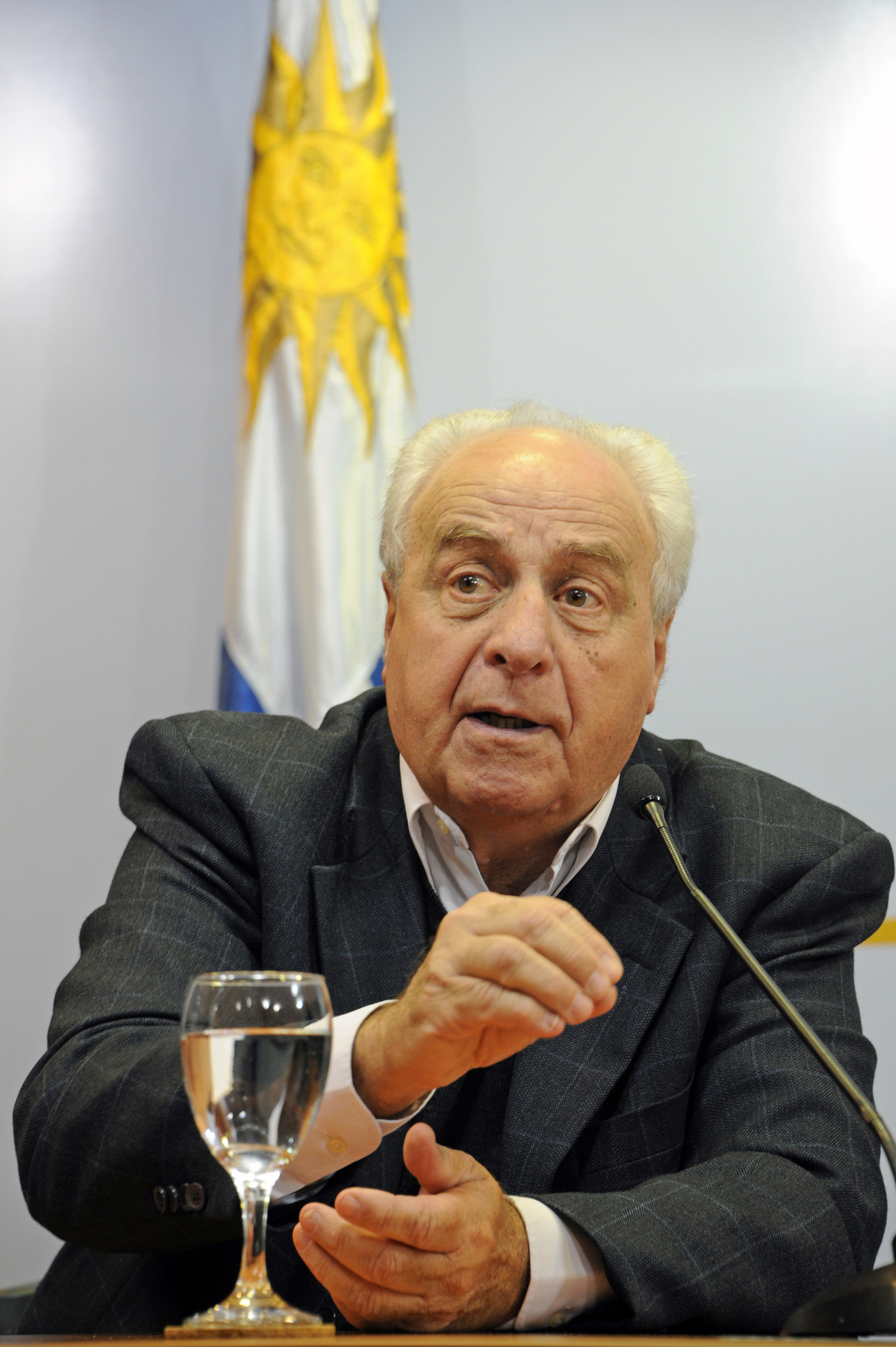 Ministro Víctor Rossi, haciendo uso de la palabra