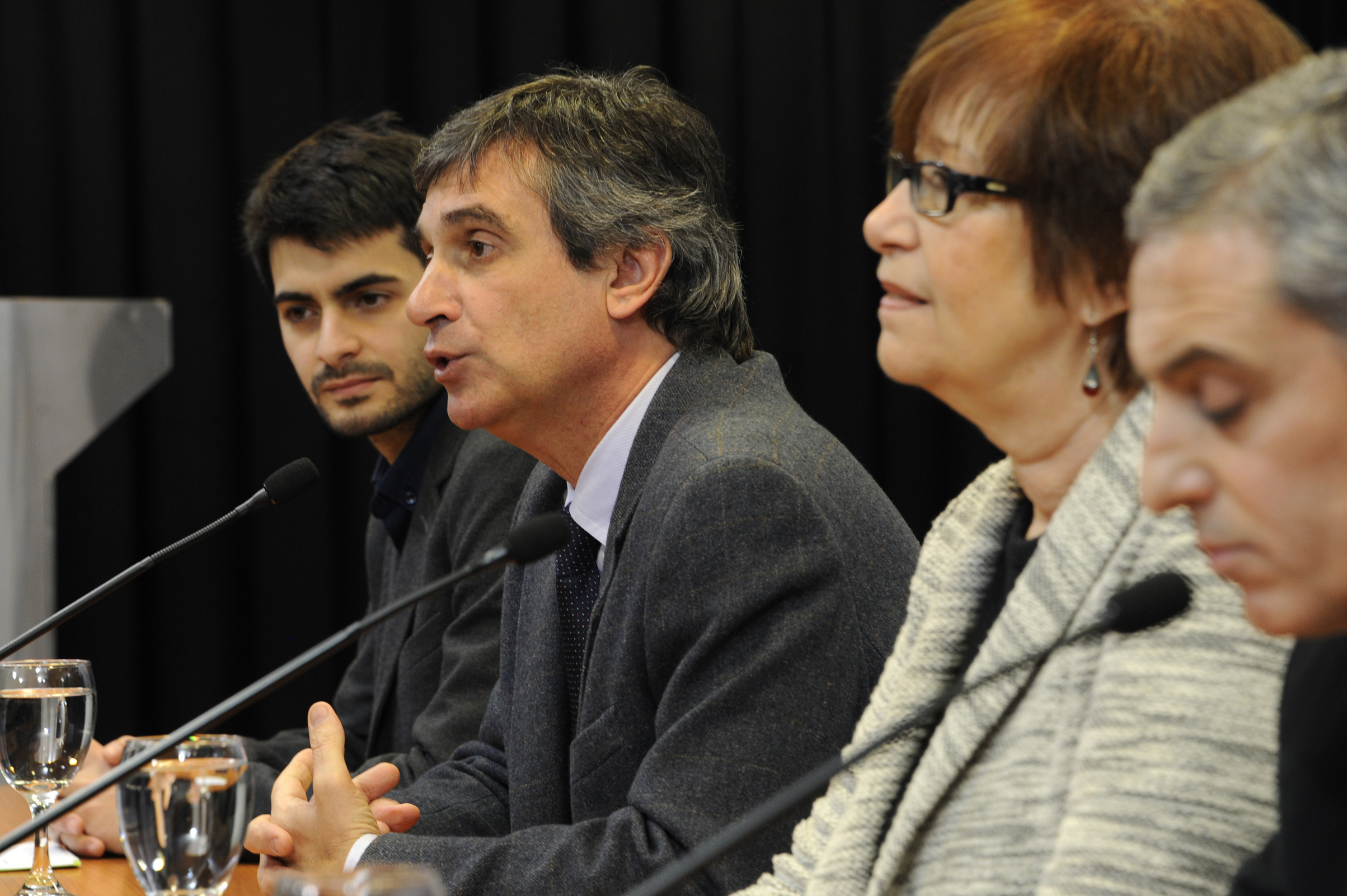 Director de OPP, Álvaro García, haciendo uso de la palabra
