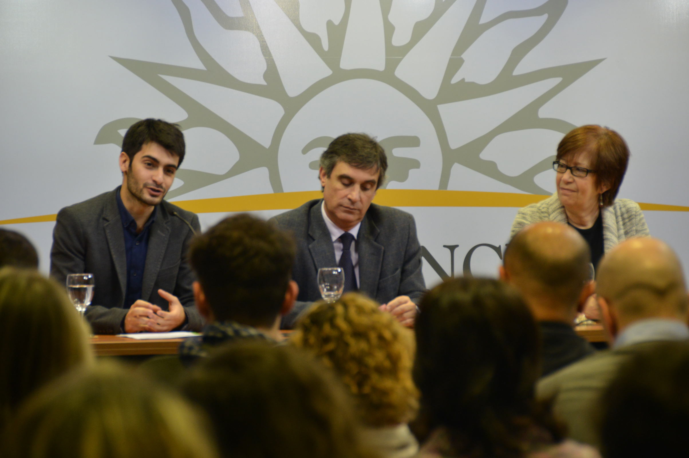 Federico Barreto, quien dirigirá el INJU, dirigiéndose a los presentes