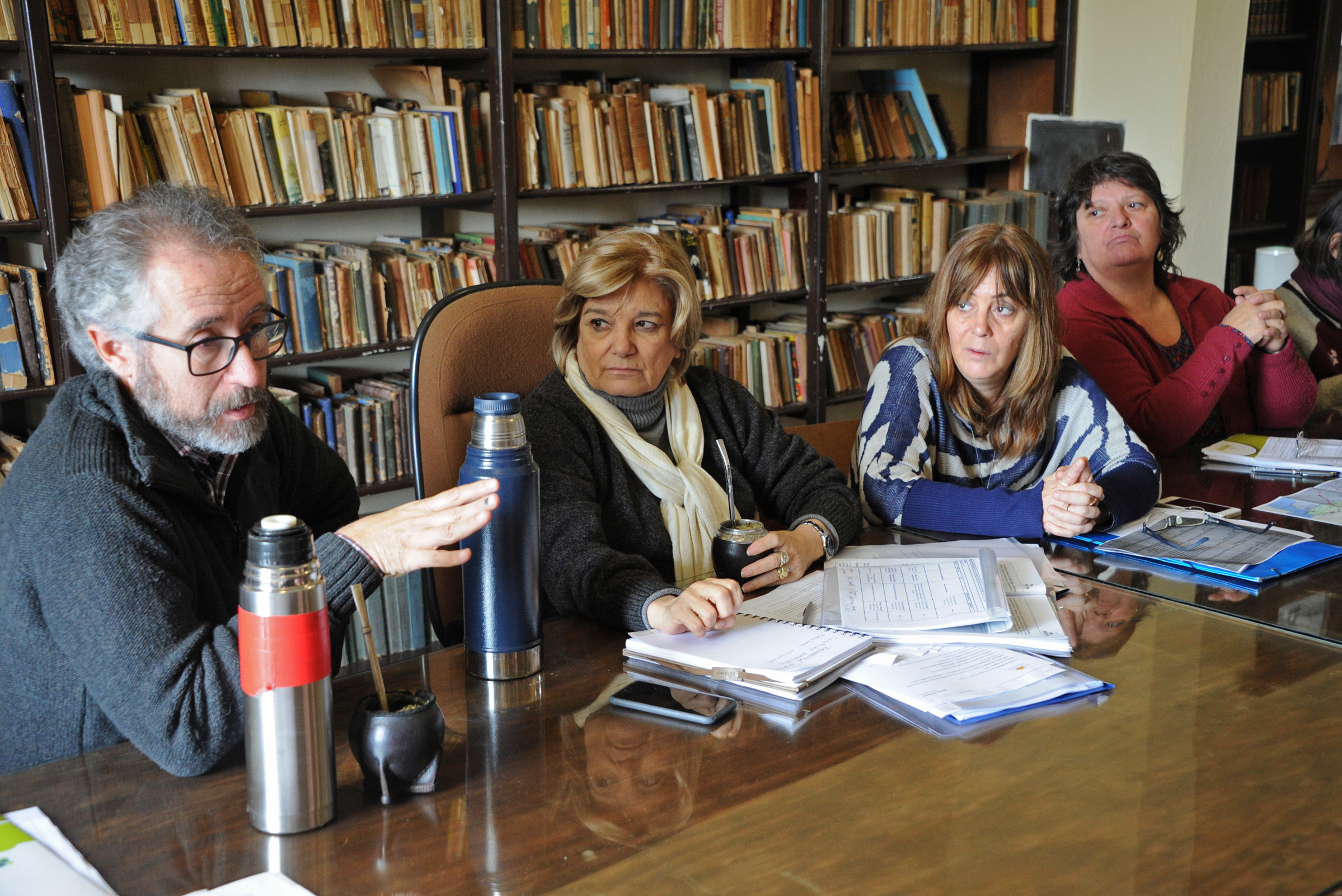 Autoridades de Vivienda, Ordenamiento Territorial y Medio Ambiente, junto a ciudadanos en audiencias en Melo