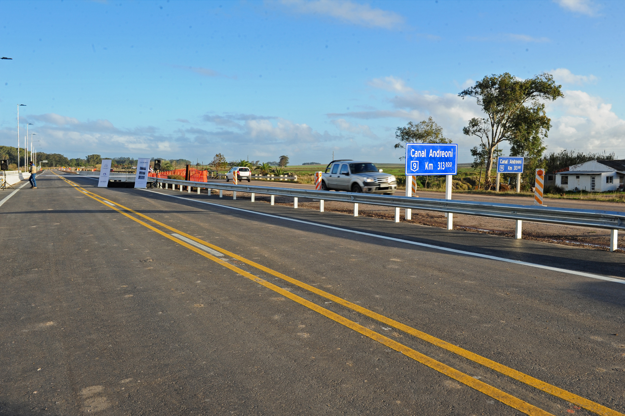 Nuevo puente sobre el Canal Andreoni