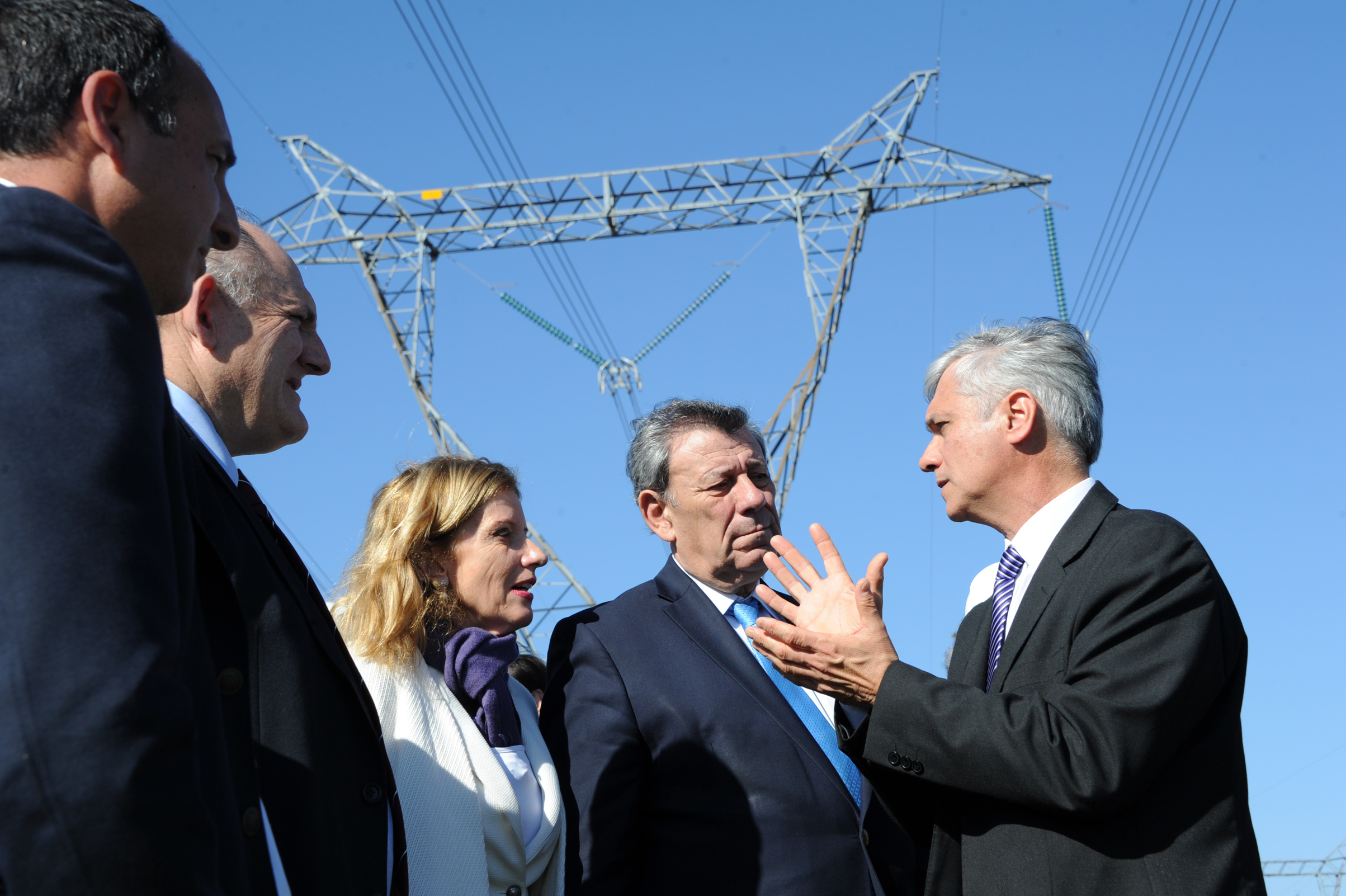 Canciller Rodolfo Nin Novoa visita instalaciones del Complejo Hidroeléctrico de Salto Grande