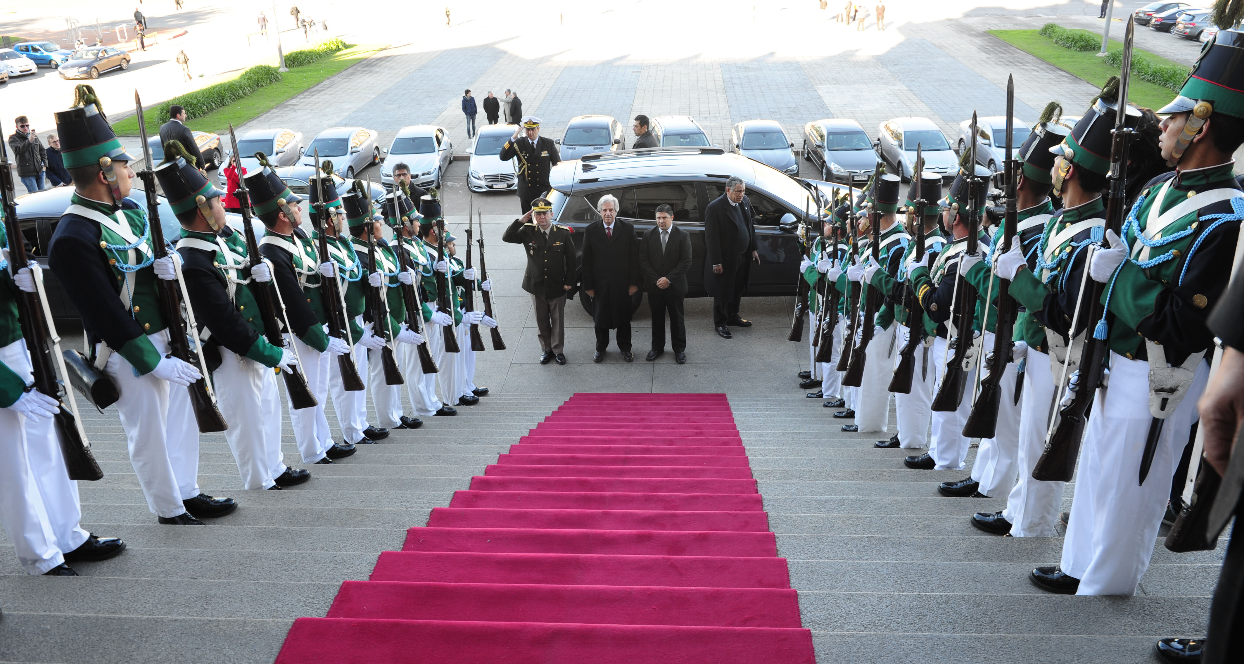 Llegada de Vázquez al Palacio Legislativo