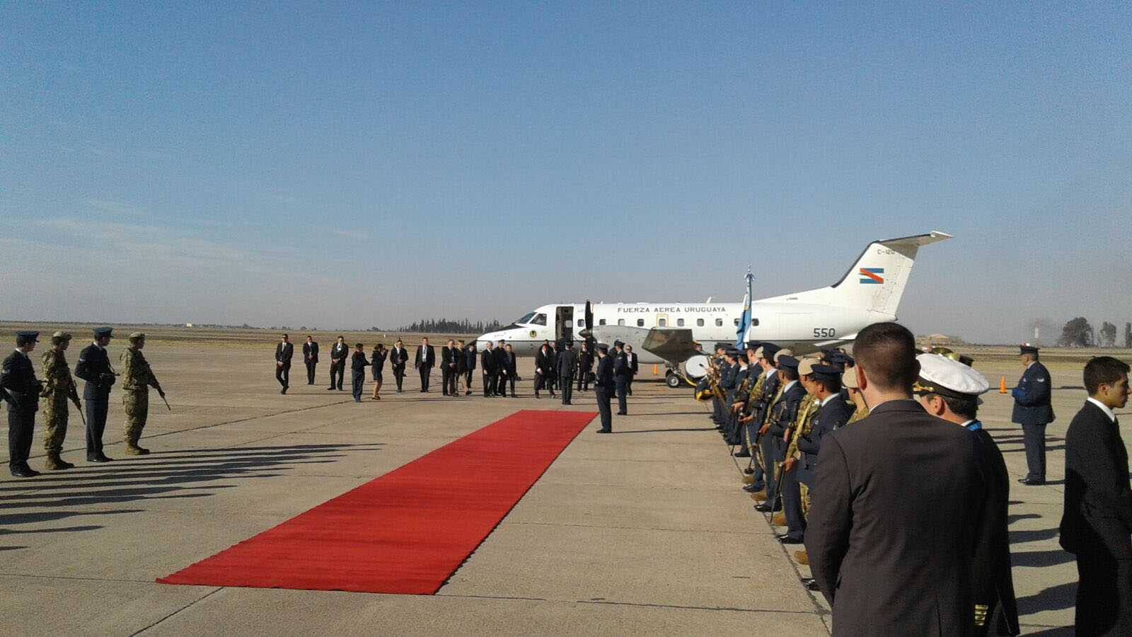 Presidente Vázquez arribó a Mendoza, Argentina