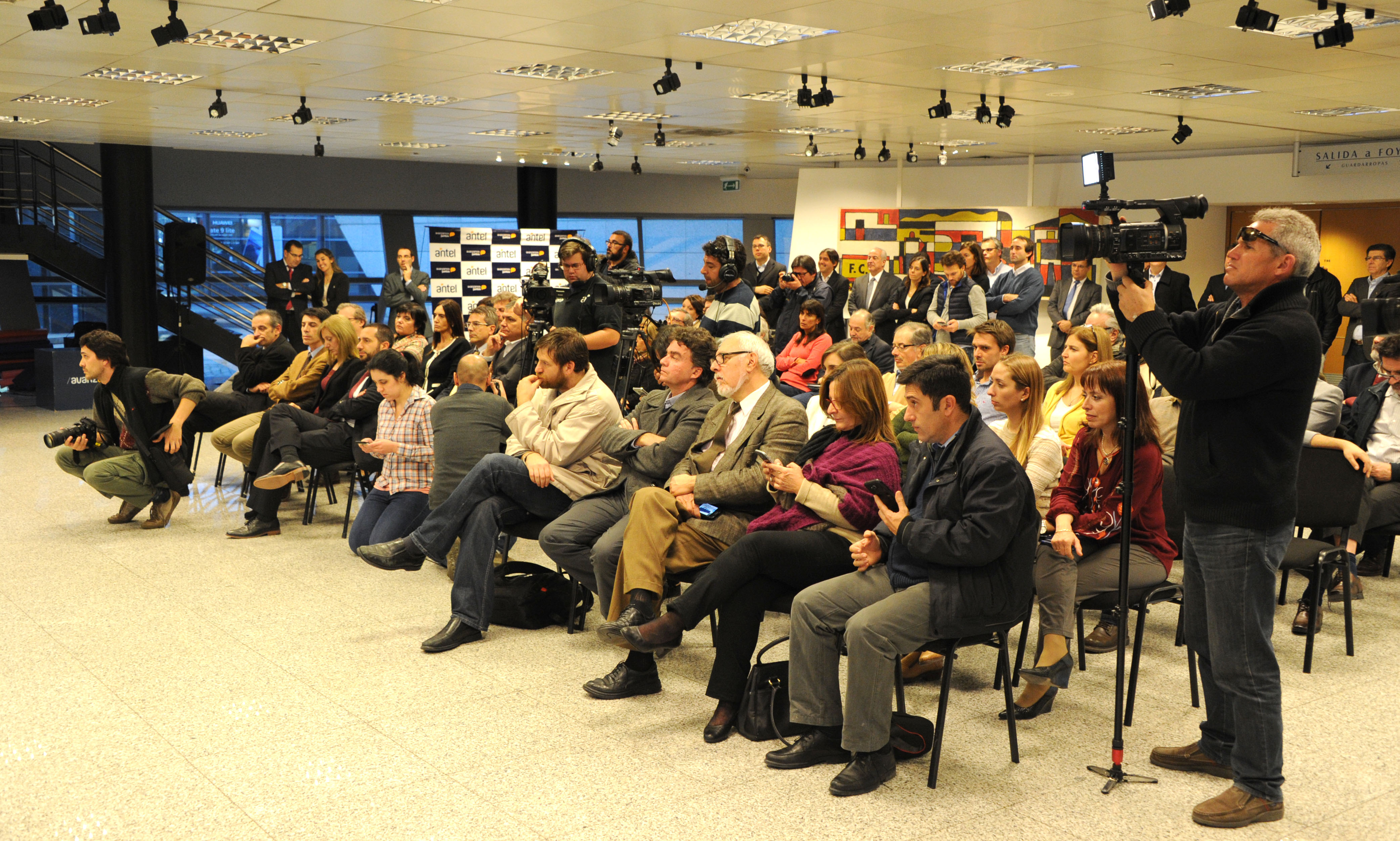 Firma de acuerdo de cooperación institucional entre Antel y el Congreso de Intendentes