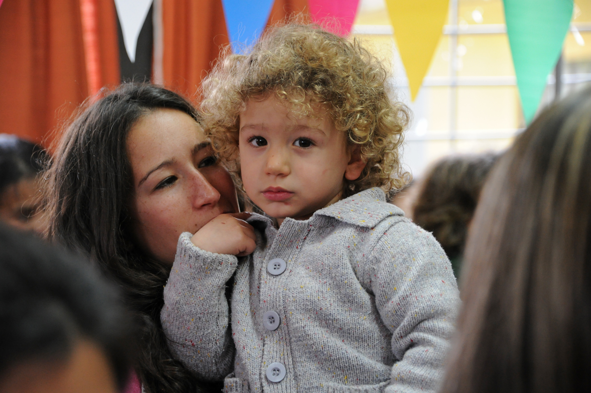 Madre con su niño, asistente al centro CAIF