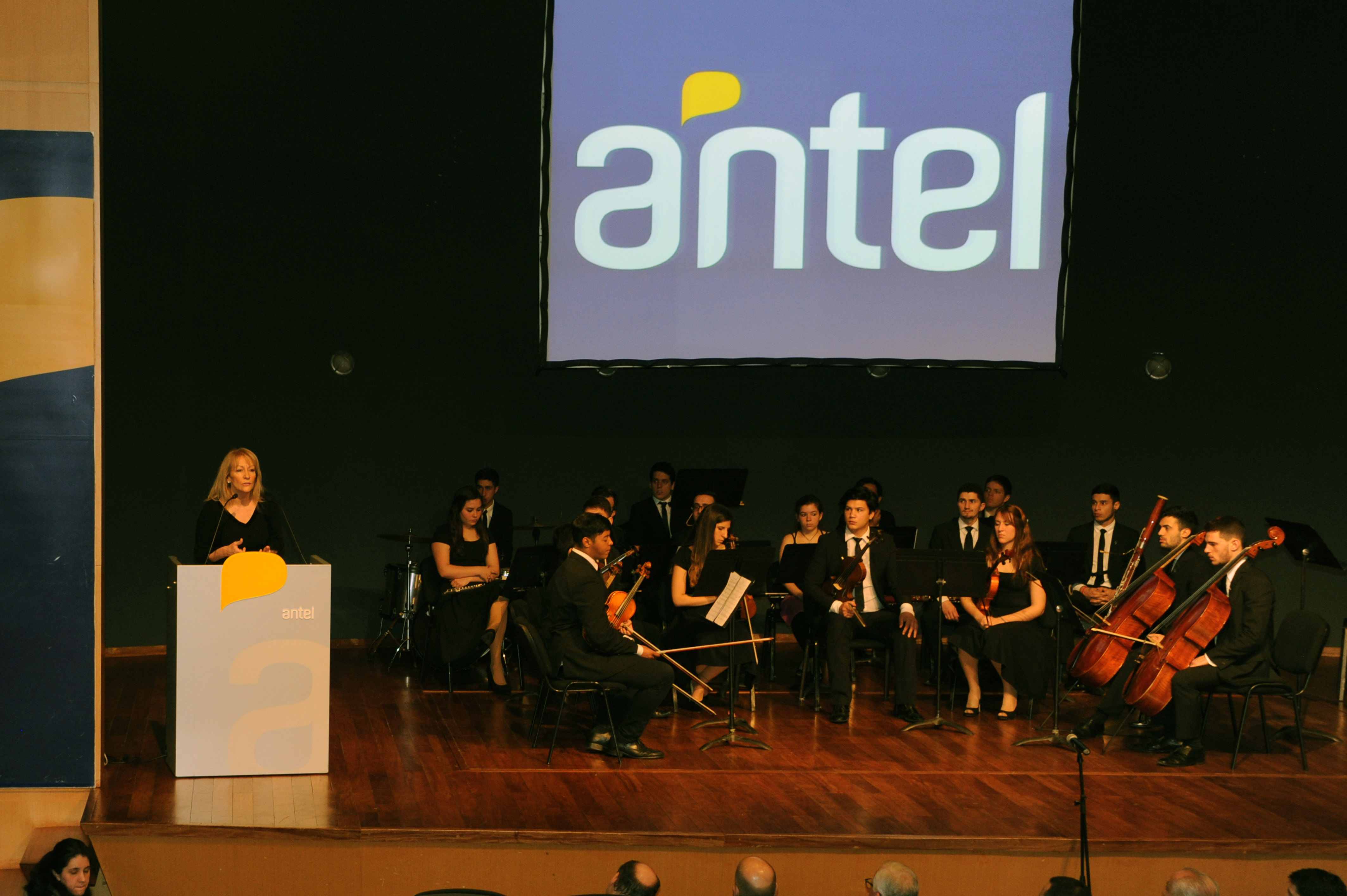 Ministra Carolina Cosse, en la celebración de los 43 años de Antel