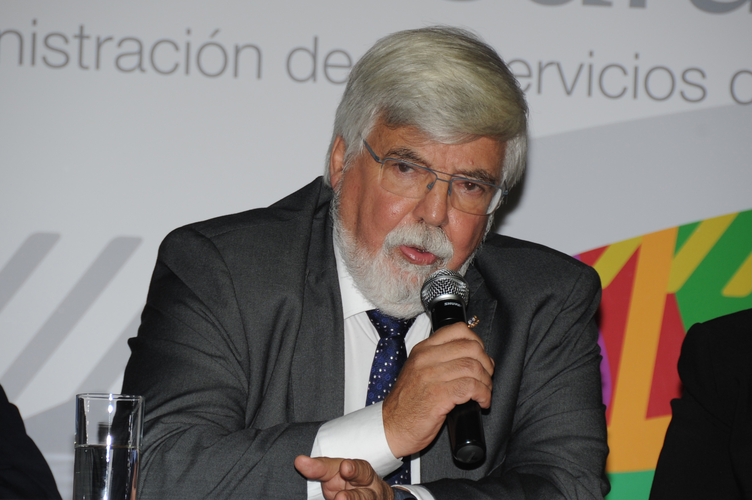 Ministro Eduardo Bonomi, haciendo uso de la palabra