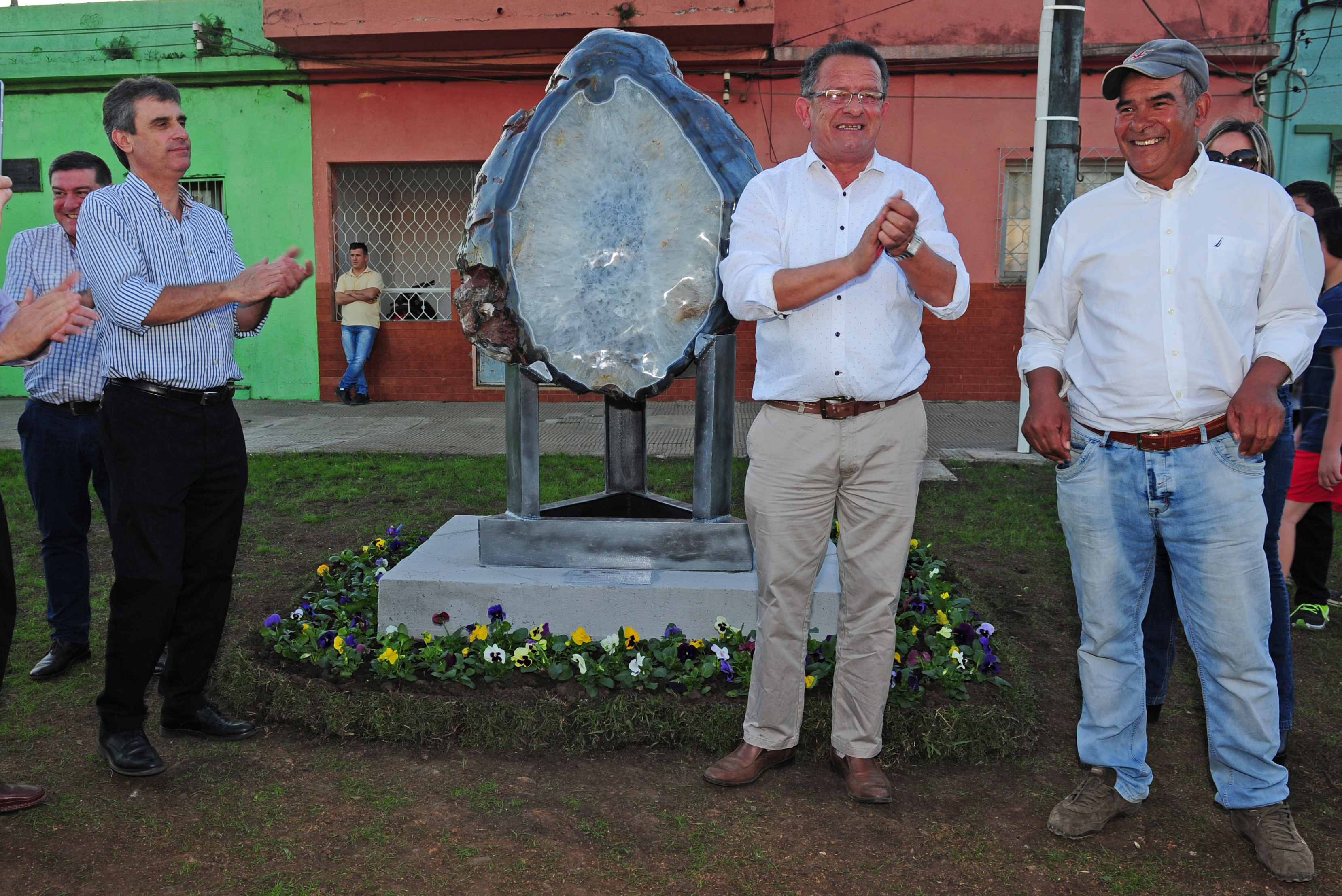 Descubrimiento de monumento recordatorio