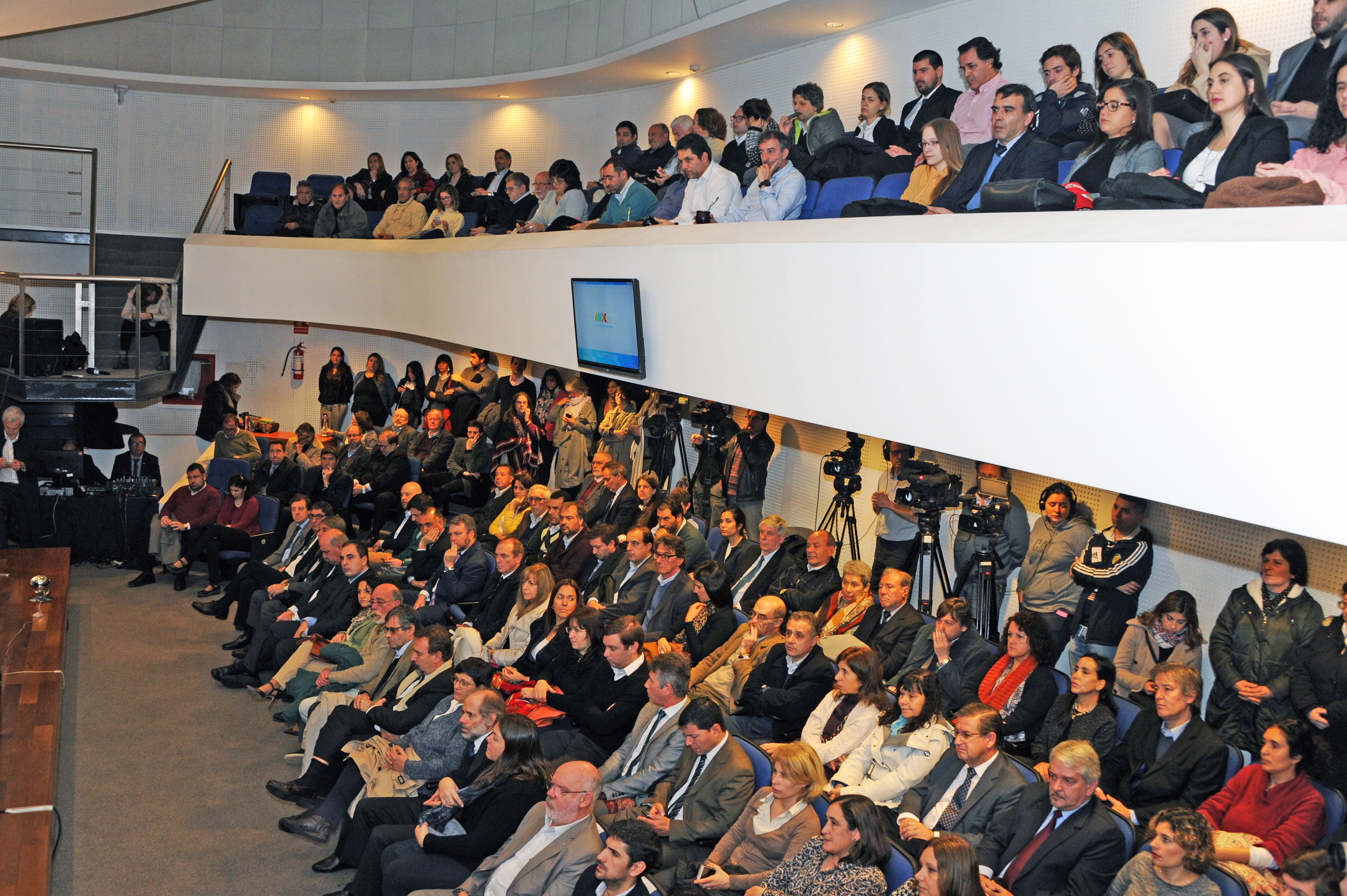 Autoridades que acompañaron el acto
