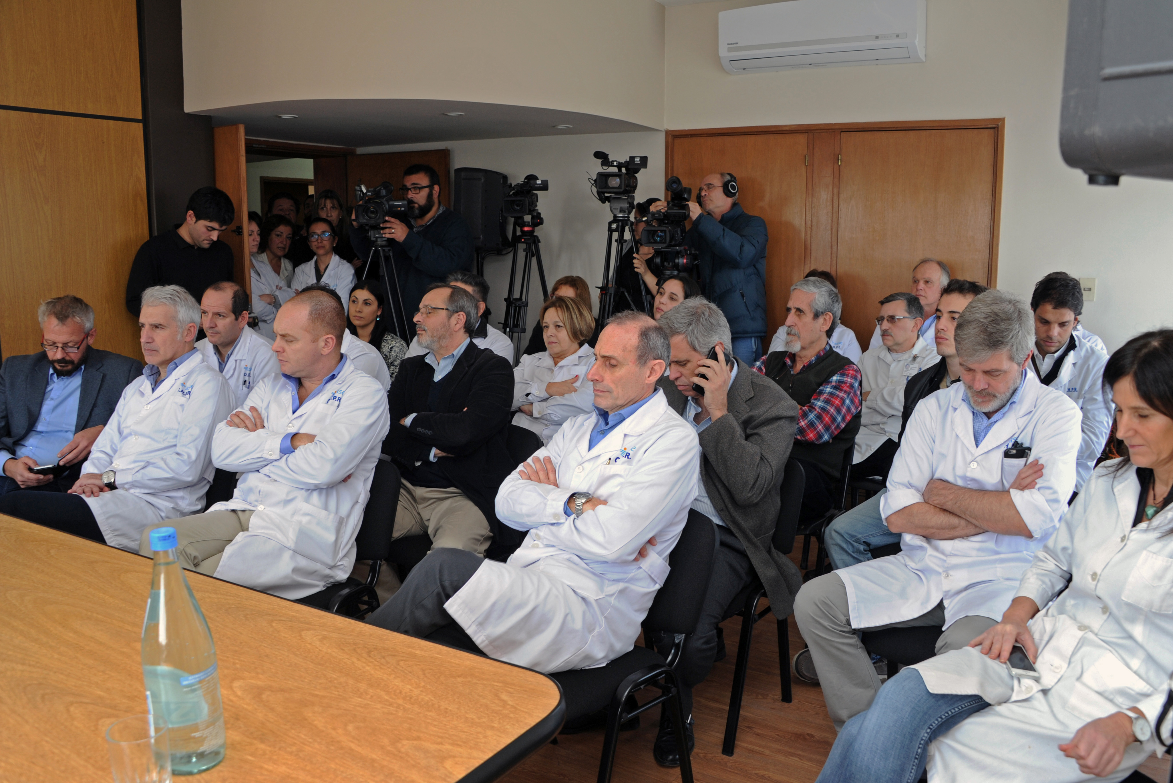 Médicos asistentes a la conferencia