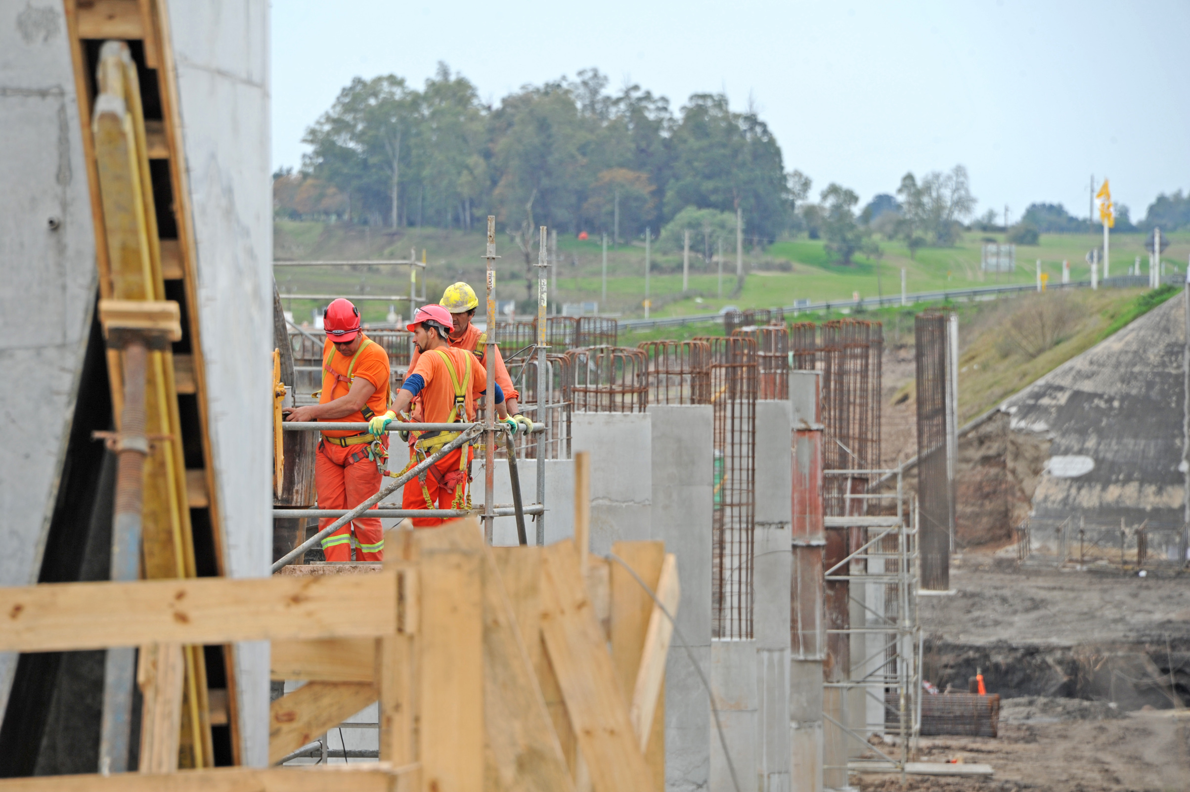 Obras del puente sobre el río Rosario