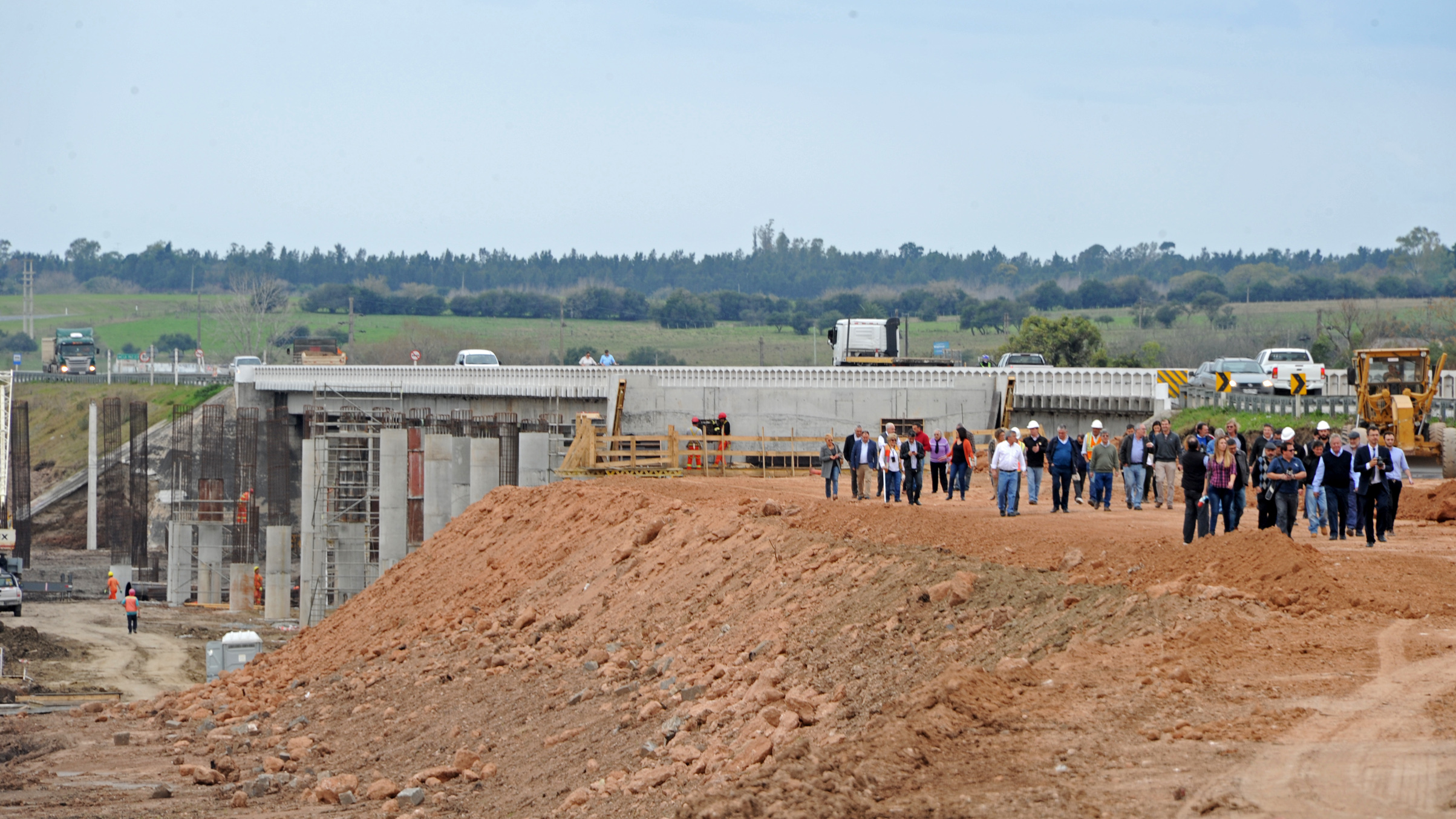 Obras del puente sobre el río Rosario