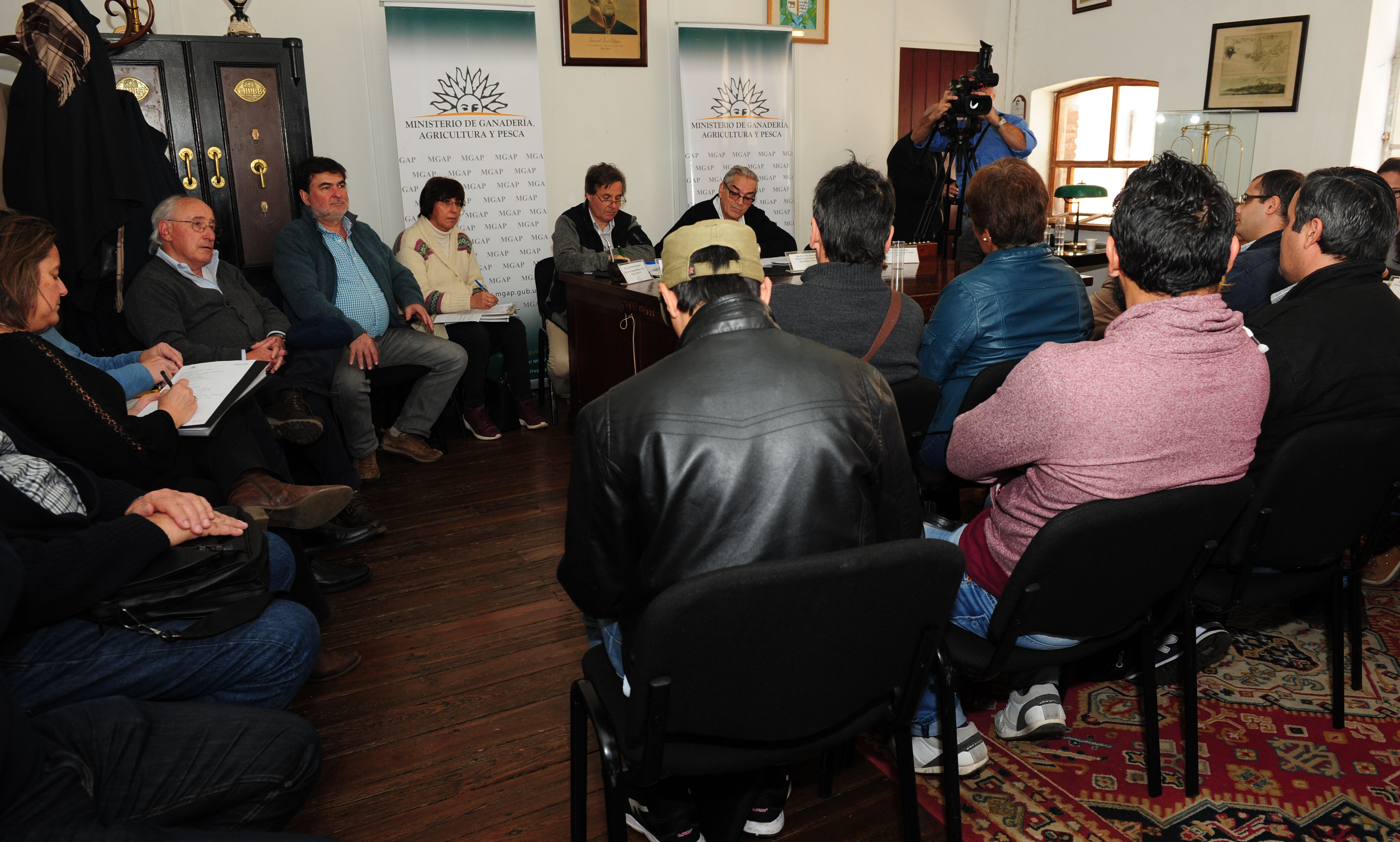 Subsecretario Enzo Benech, con organizaciones sociales de Río Negro