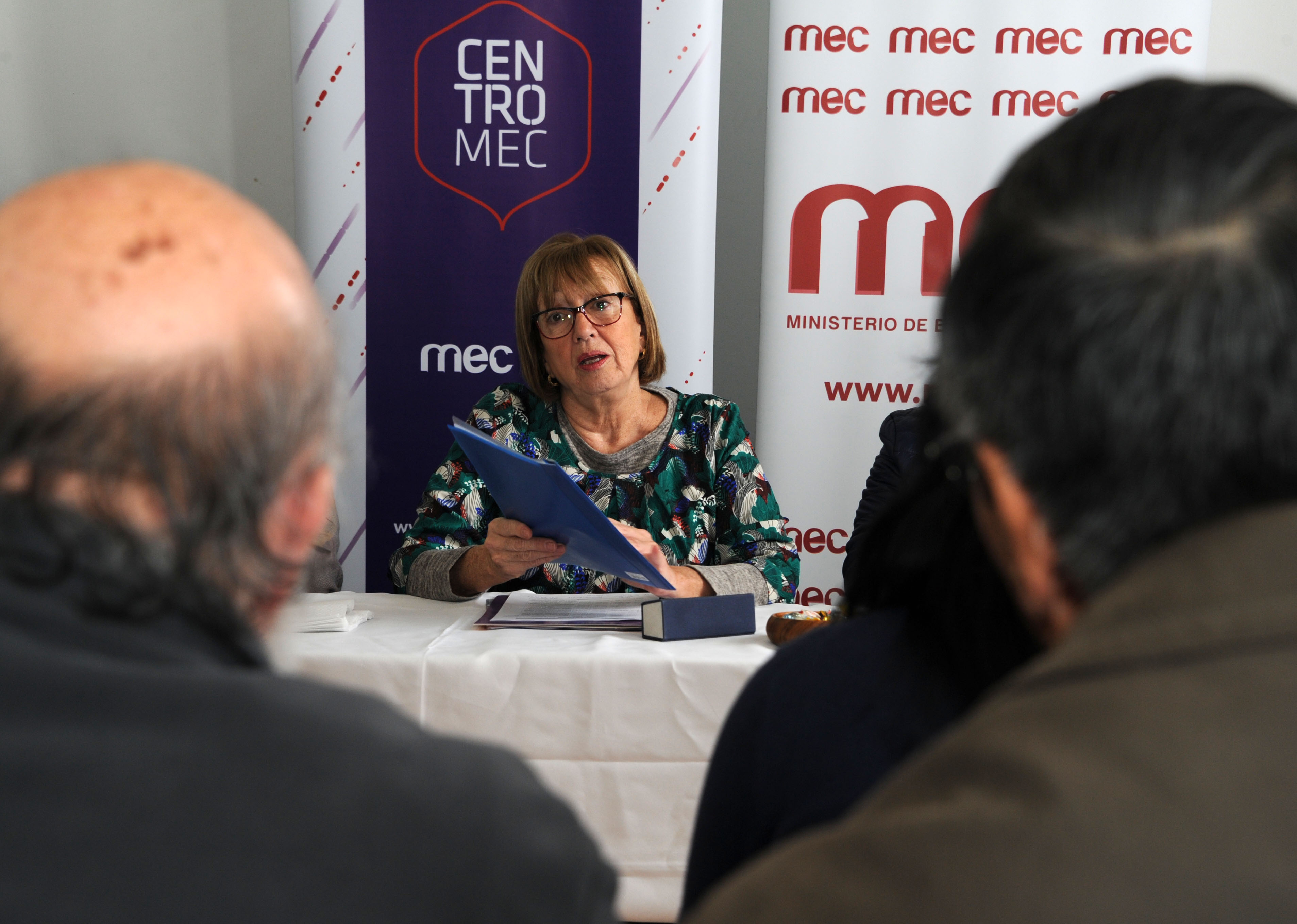 Ministra de Educación y Cultura, María Julia Muñoz, con organización de Río Negro