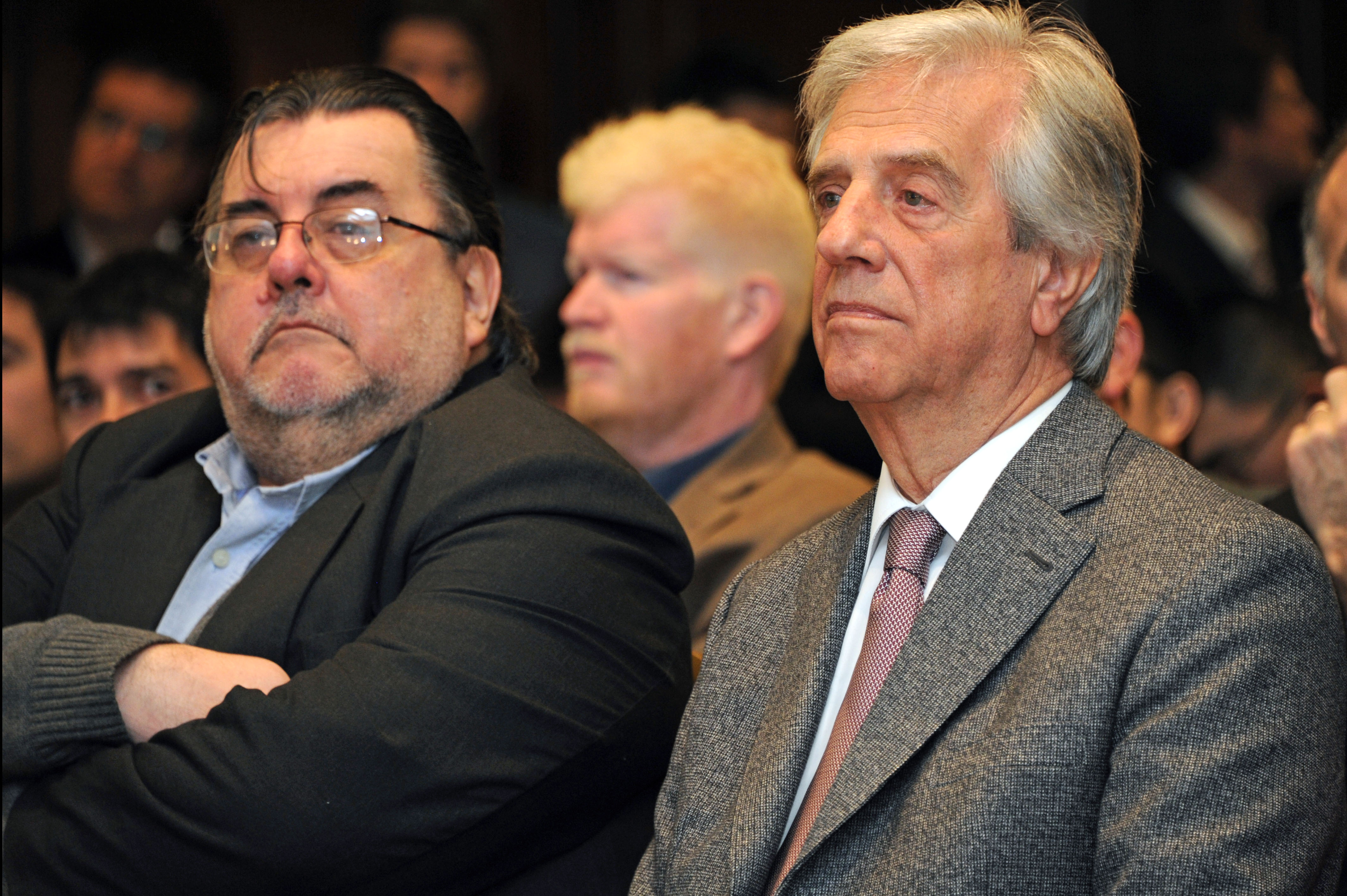 Presidente de la República, Tabaré Vázquez, escucha la presentación junto a otras autoridades
