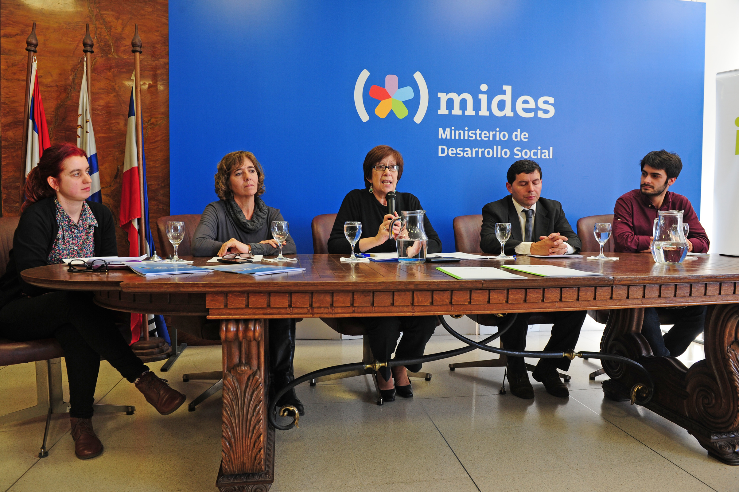Ministra de Desarrollo Social, Marina Arismendi, dirigiéndose a los presentes