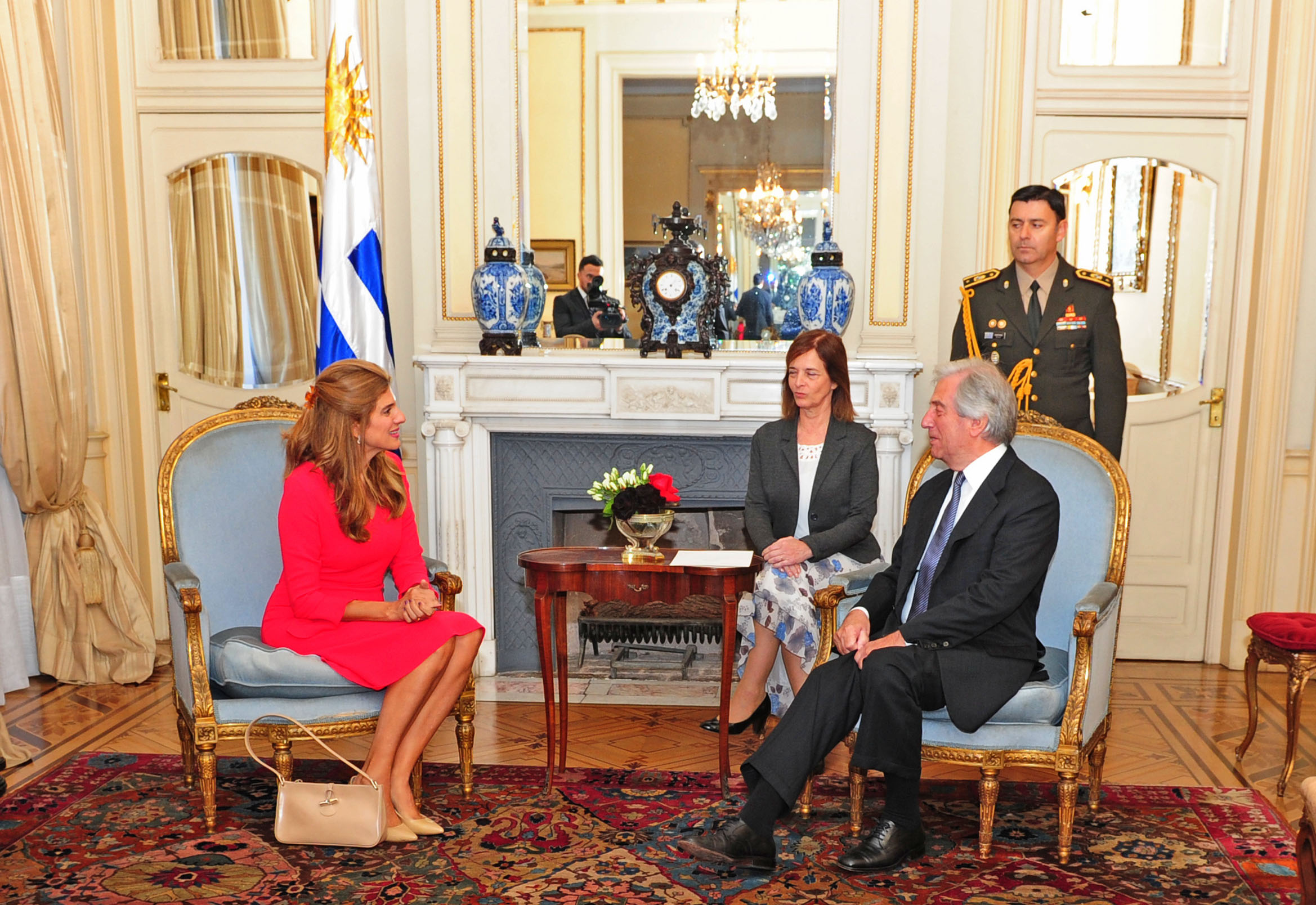 Presidente Tabaré Vázquez dialoga con la princesa de Jordania Dina Mired