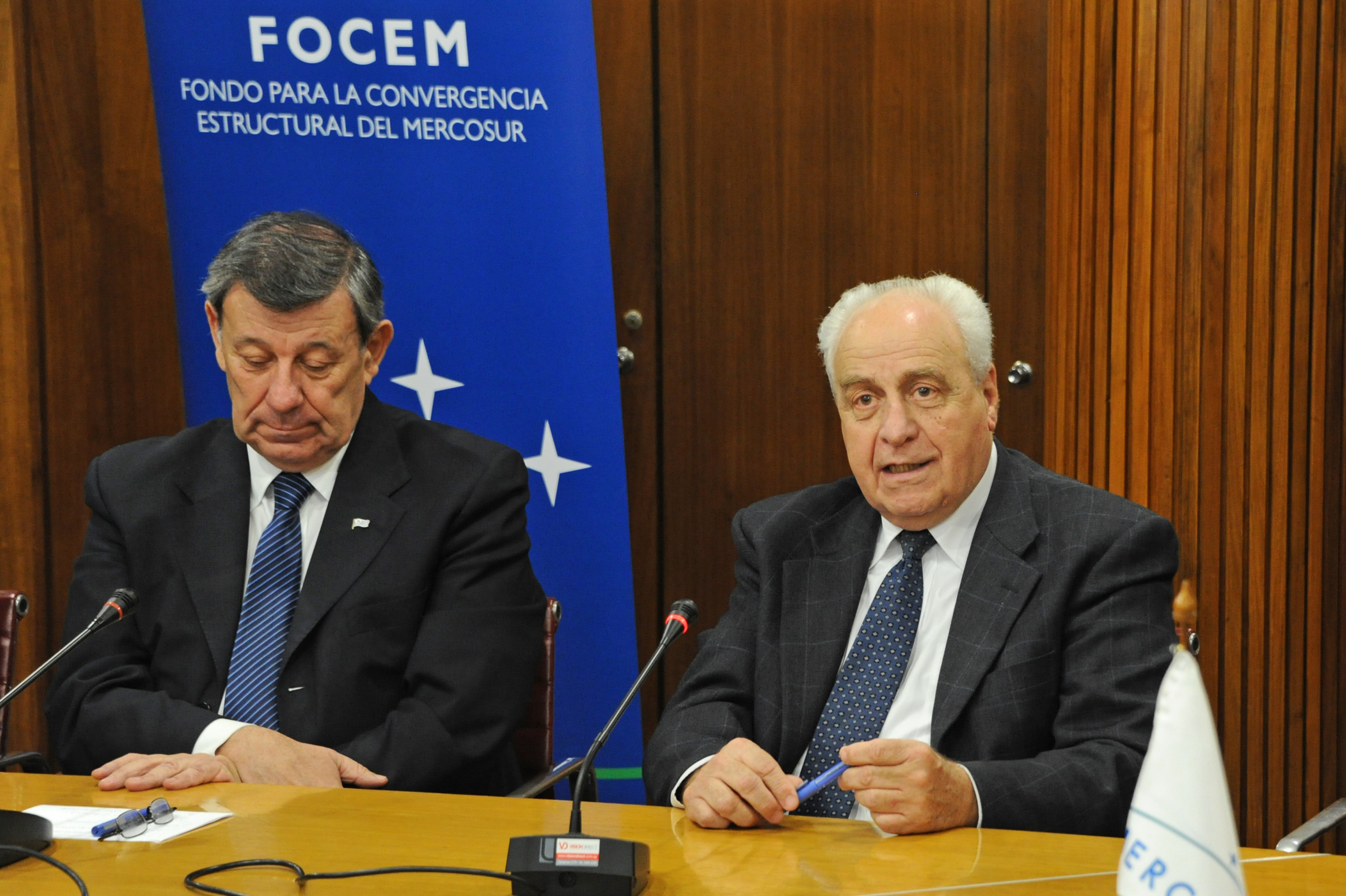 Ministro de Transporte y Obras Públicas, Víctor Rossi, haciendo uso de la palabra