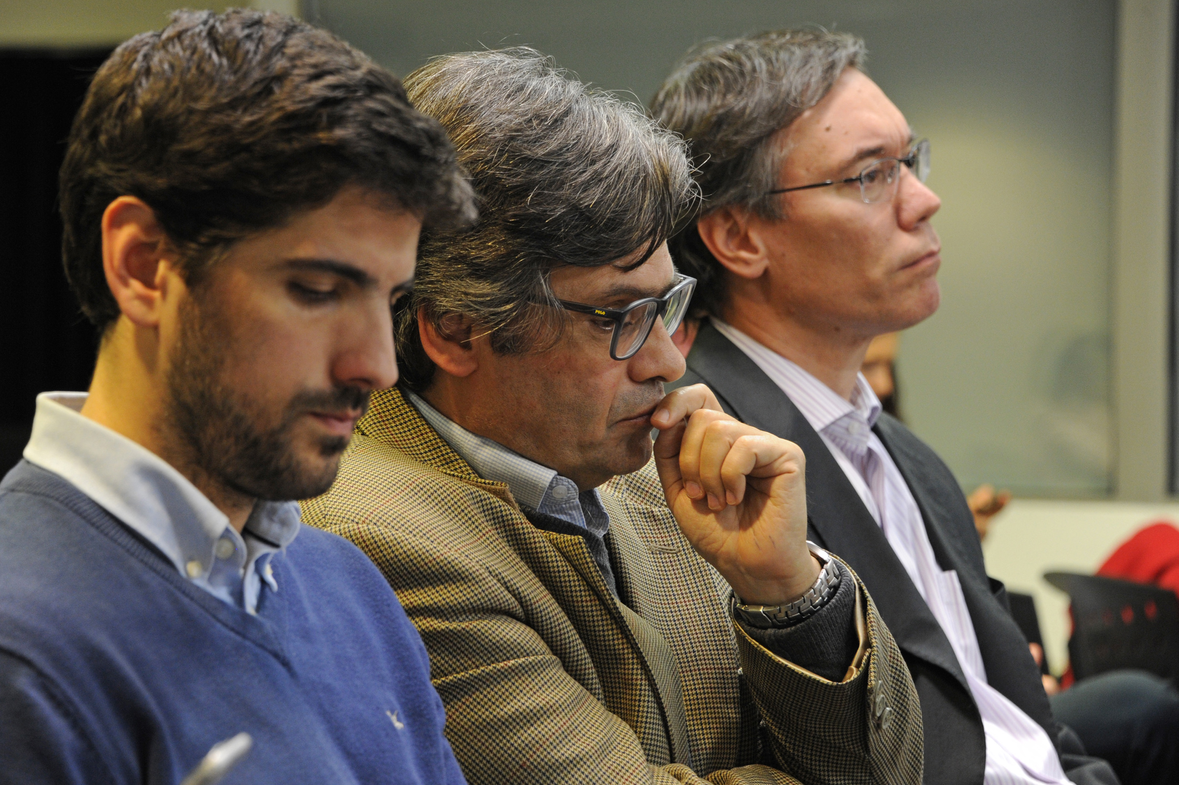 Autoridades asistentes a la conferencia