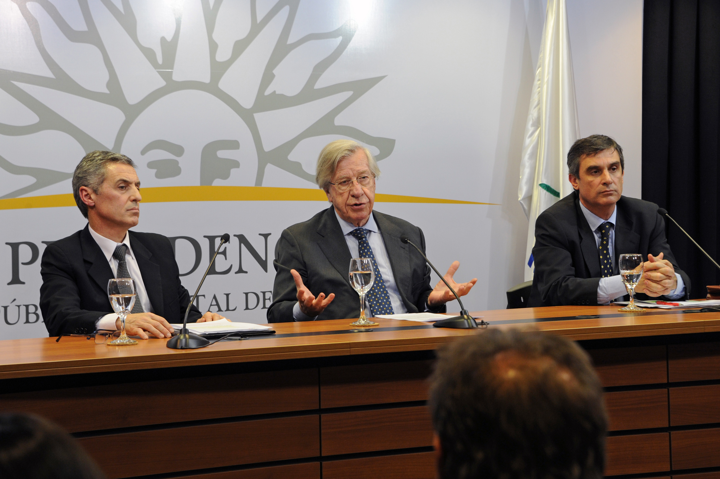 Ministro de Economía y Finanzas, Danilo Astori, haciendo uso de la palabra