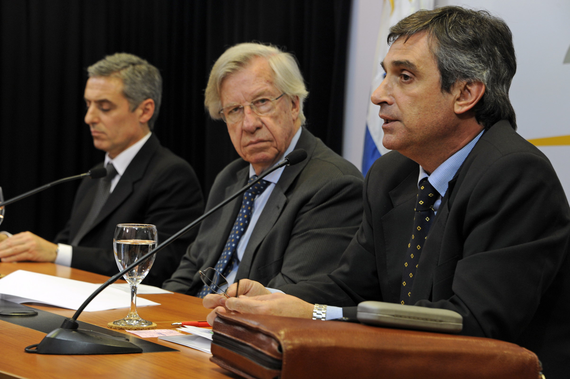 Director de la Oficina de Planeamiento y Presupuesto (OPP), Álvaro García, dirigiéndose a los presentes