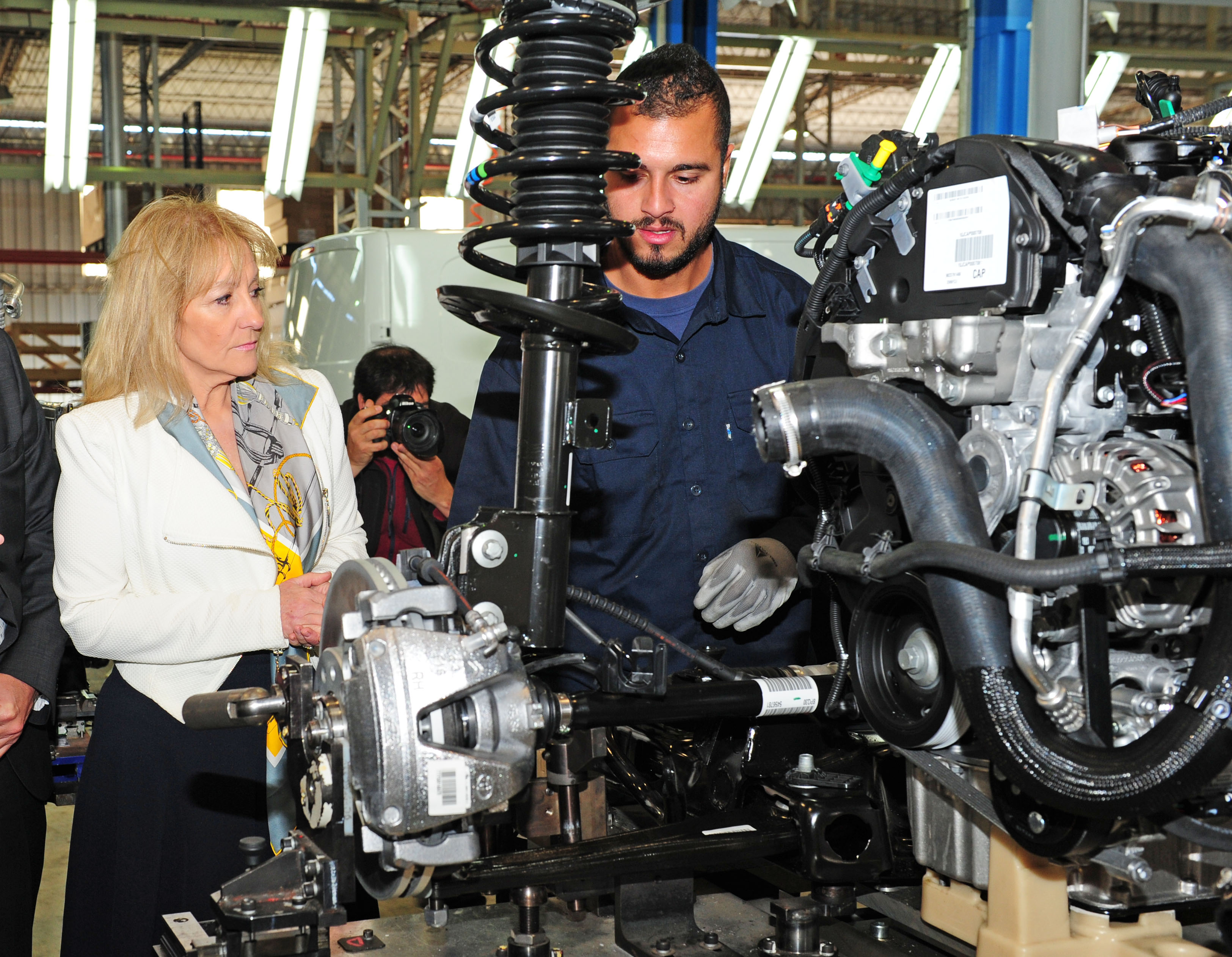 Ministra Carolina Cosse recorre la planta industrial